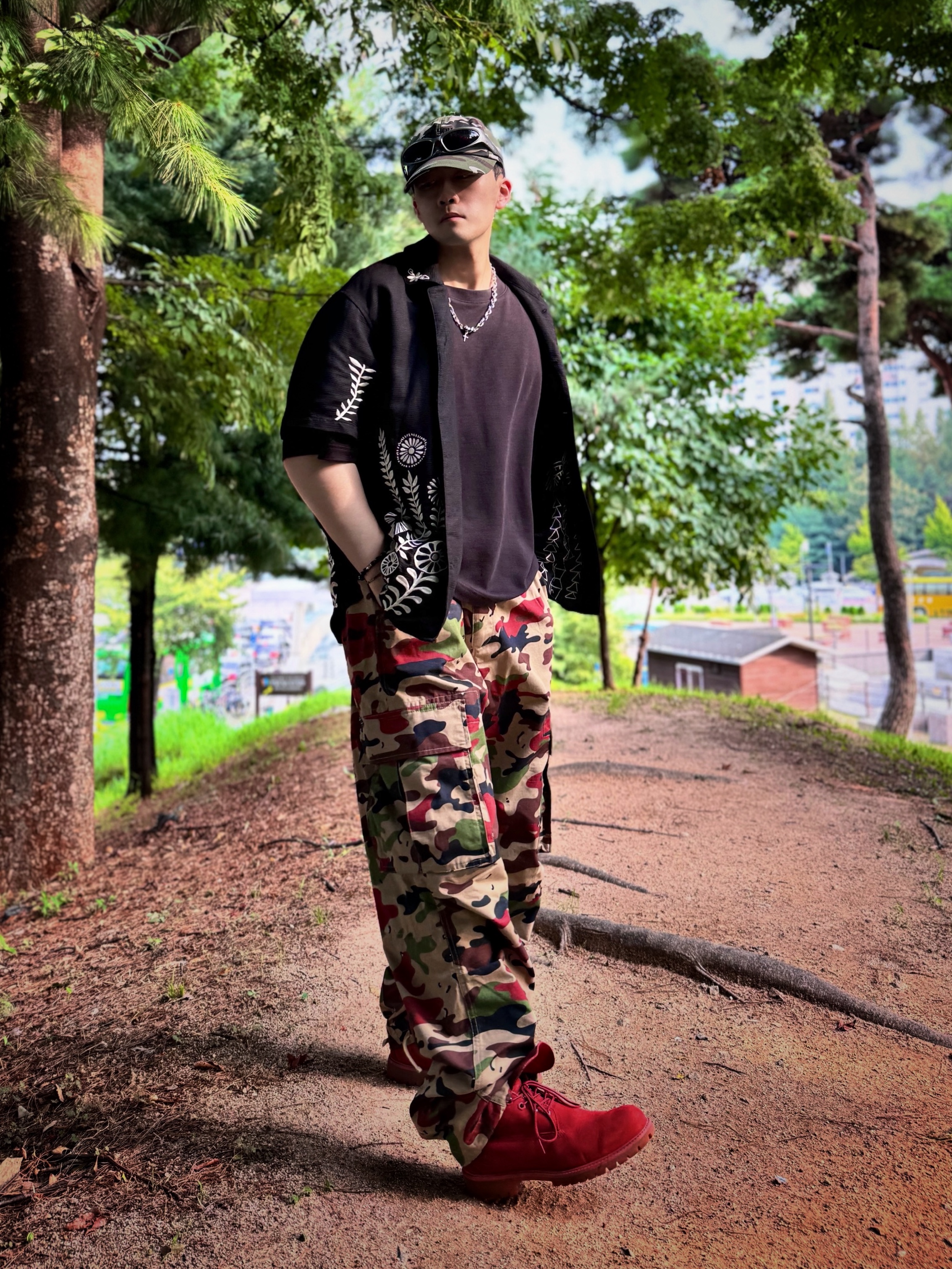 [KREAM 단독] ADSB Andersson Bell May Embroidery Open Collar Shirts Black, Timberland Premium 6 inch Waterproof Boot Red - Wide 착용 스타일 - 2