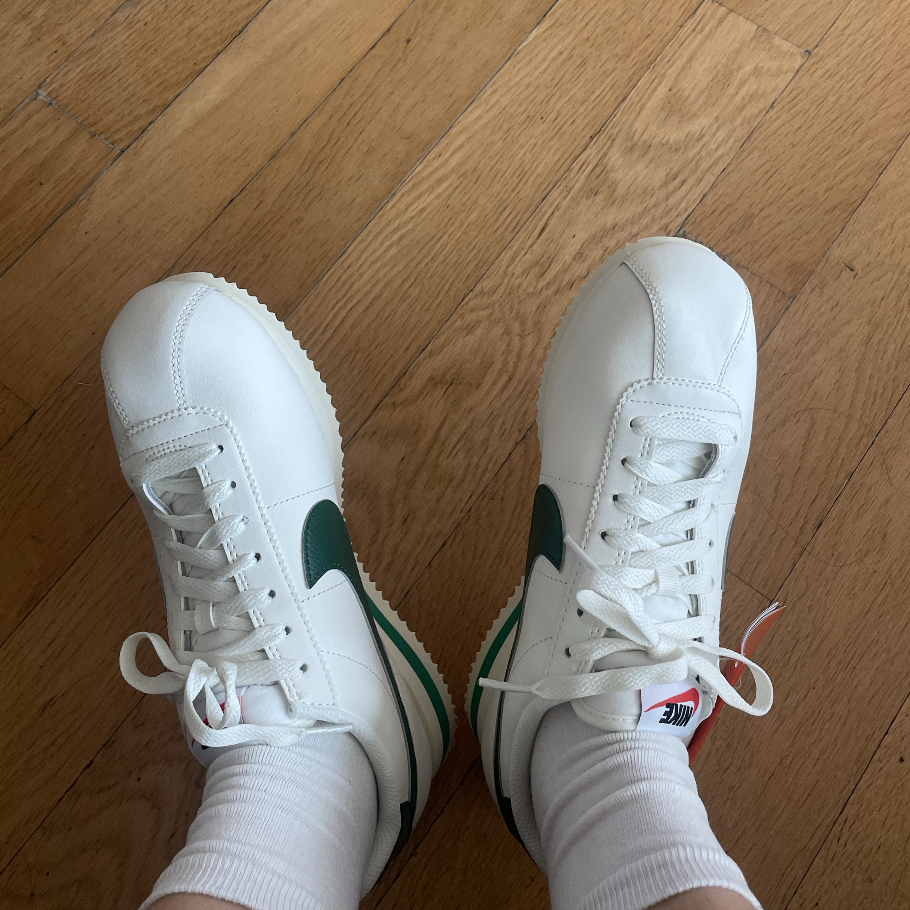 (W) Nike Cortez Gorge Green and Malachite 착용 스타일