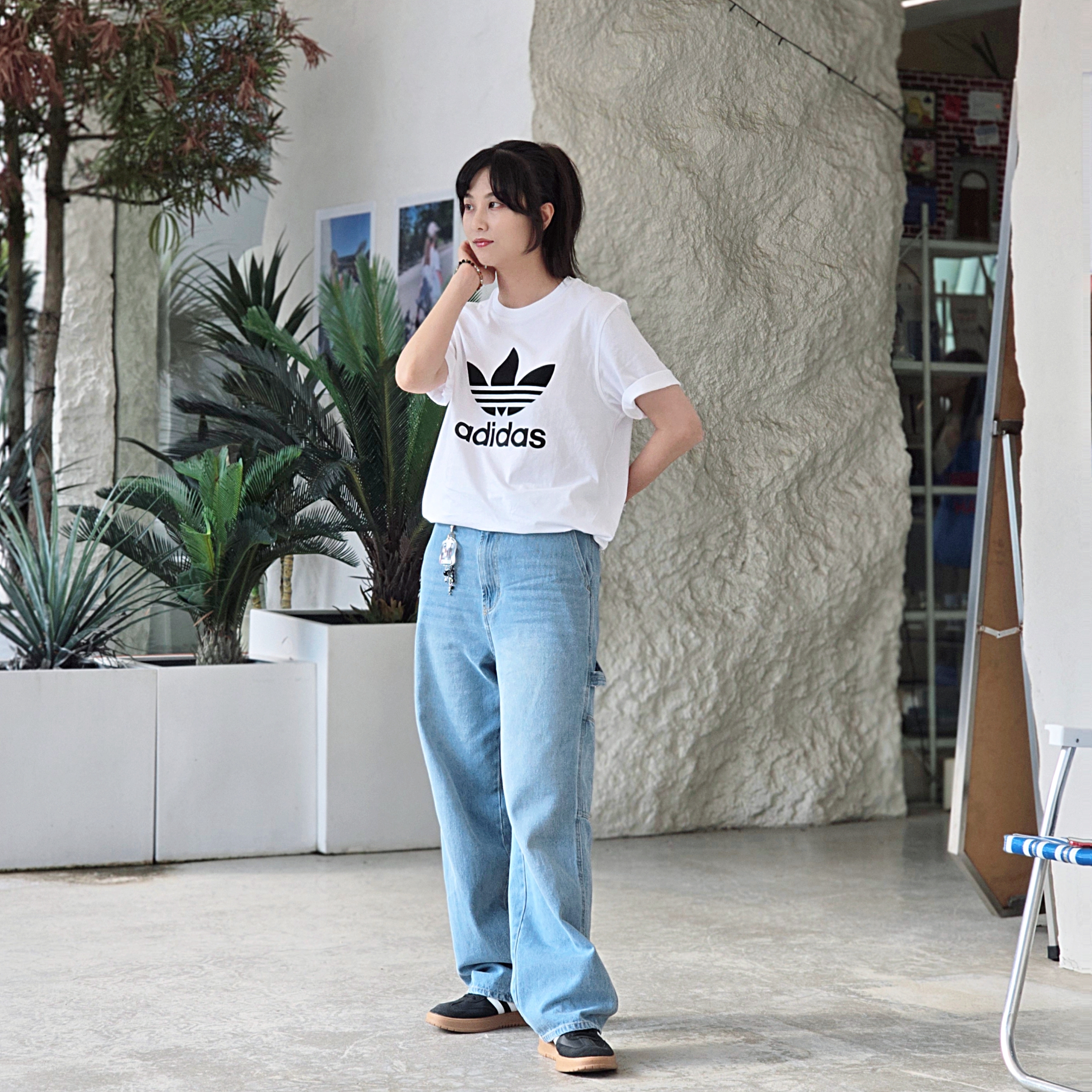 Adidas Originals Adicolor Trefoil T-Shirt White - KR Sizing, Adidas Gradas Core Black 착용 스타일 - 2