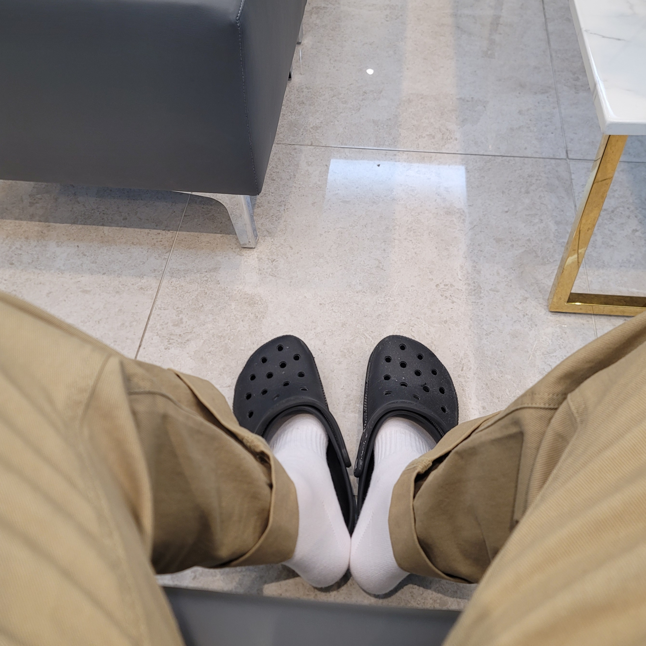 Crocs Classic Clog Black 착용 스타일