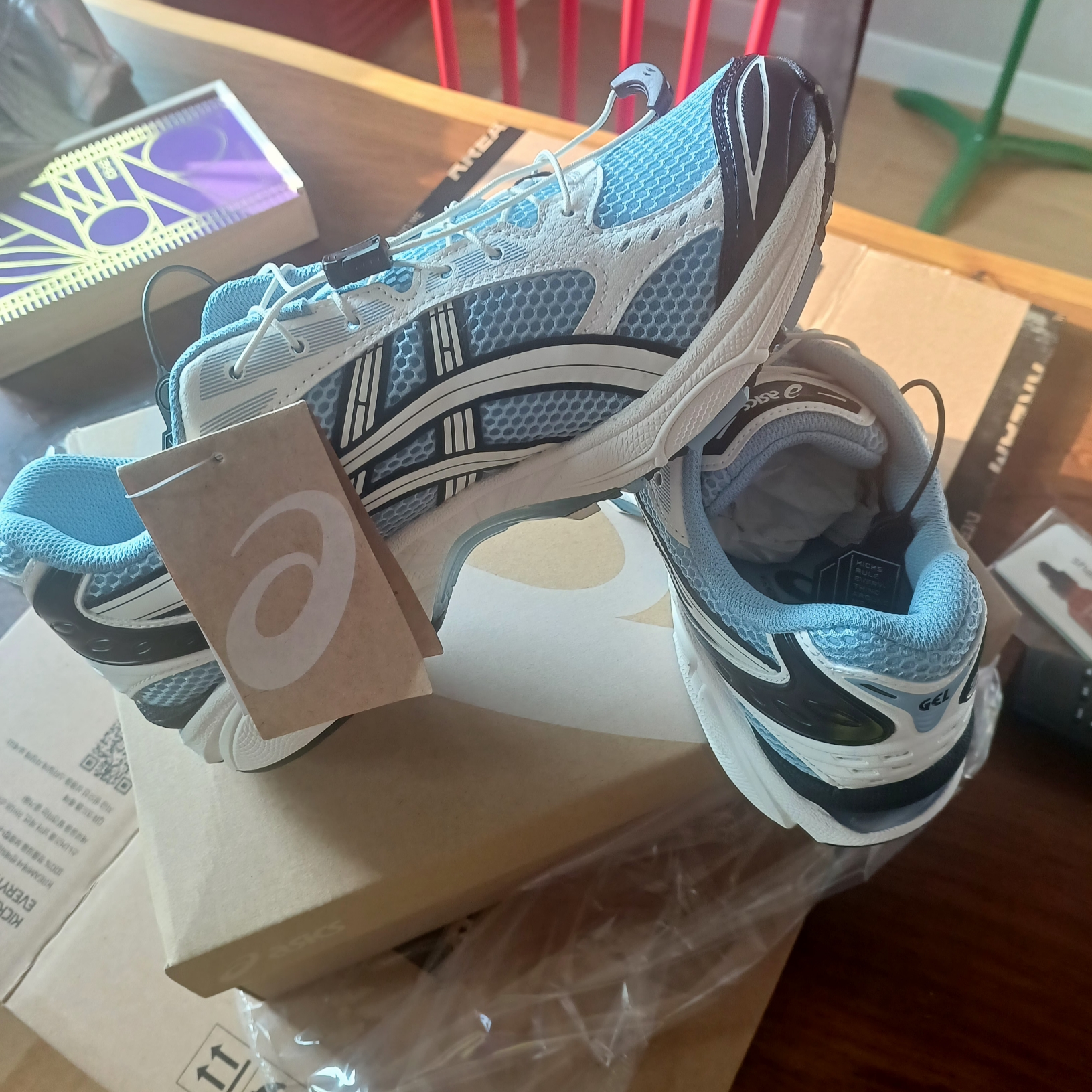 Asics Unlimited Gel-Kayano 14 Mist Cream 착용 스타일