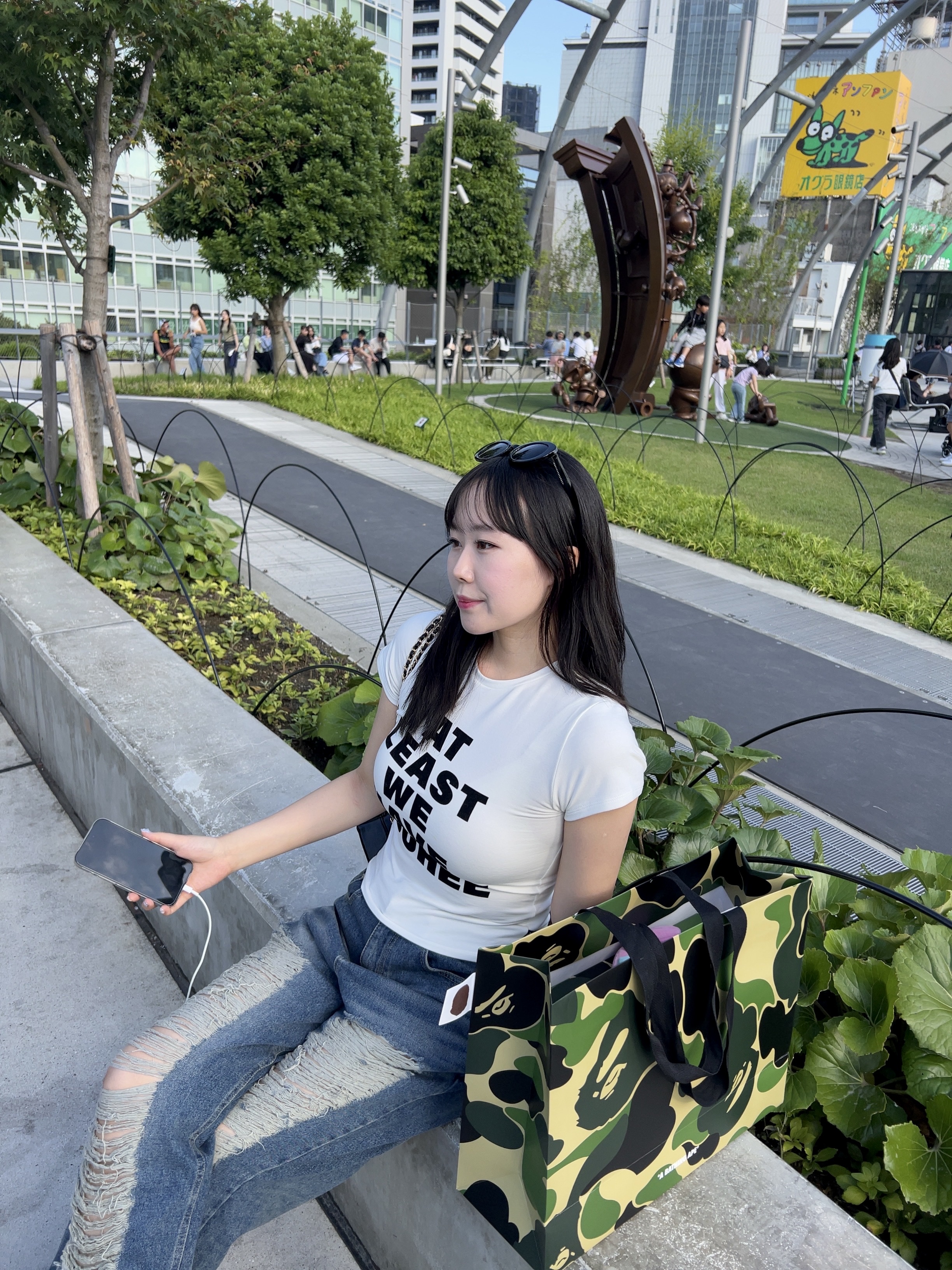 (W) Youhee Lettering T-Shirt White, (W) Rockfishweatherwear Hayden Boots Black 착용 스타일 - 3