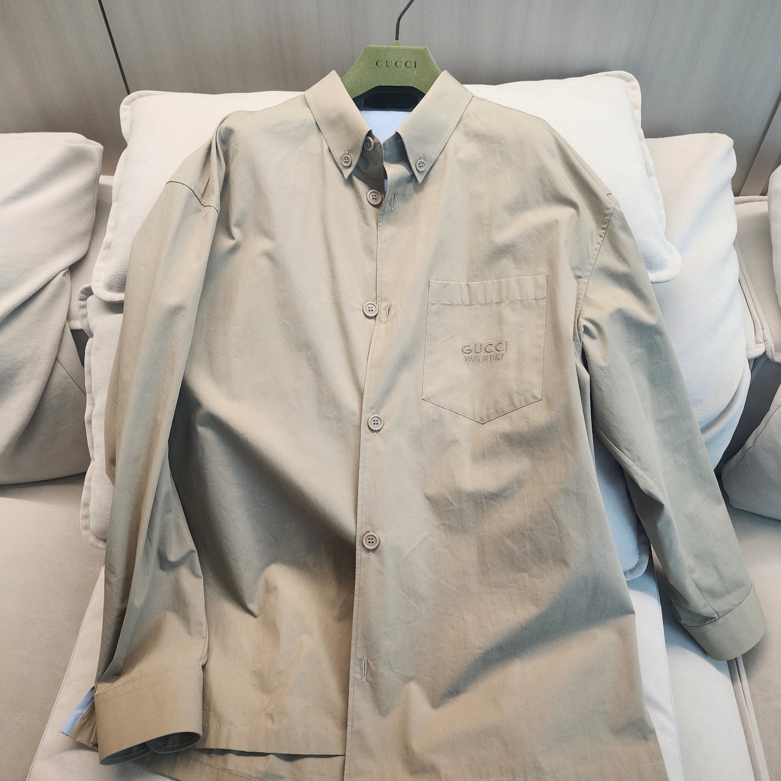 Gucci Cotton Jersey Polo Shirt Navy Blue Compact Cotton Jersey, Gucci Heavy Cotton Poplin Shirt Beige 착용 스타일 - 5