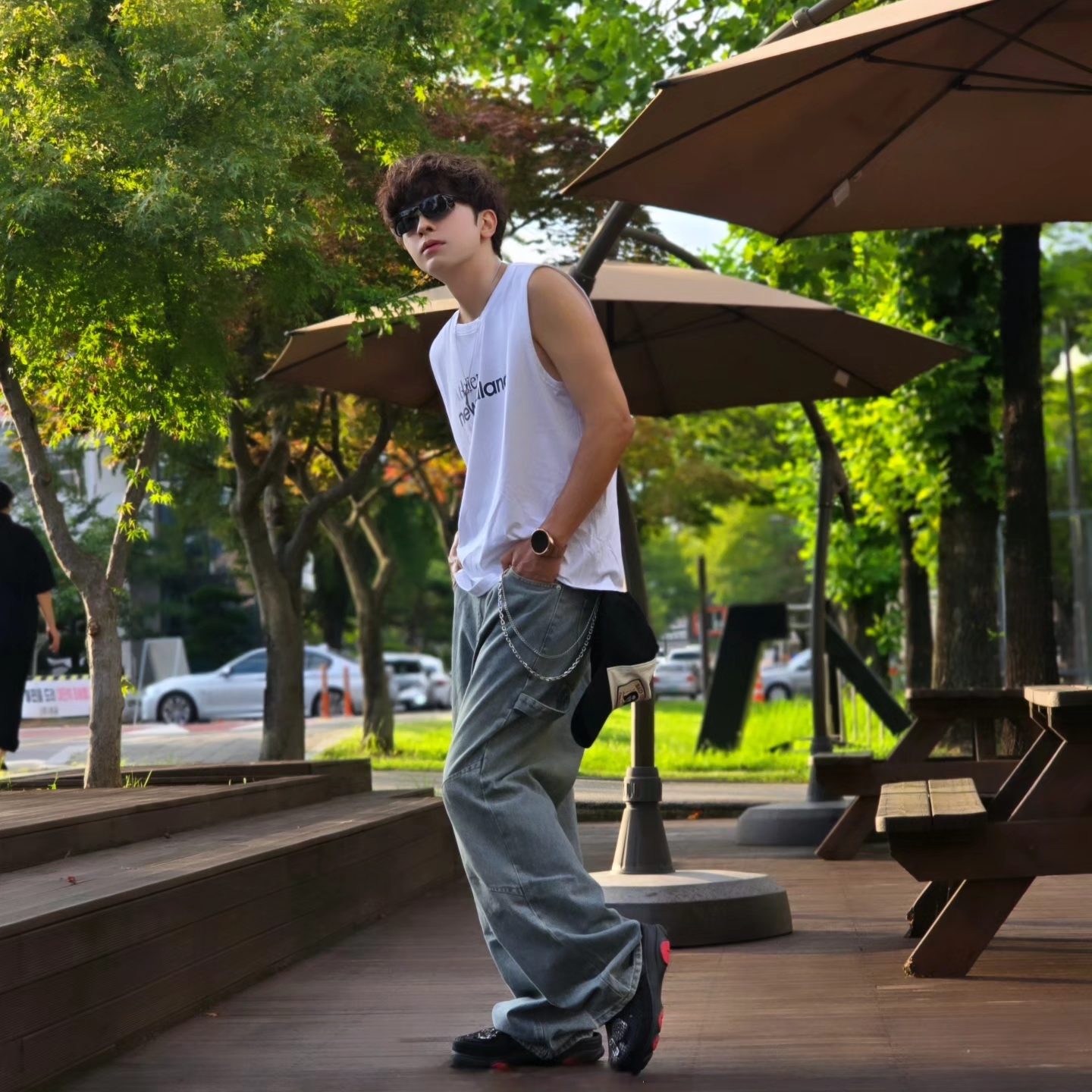 Crocs x Staple Classic All Terrain Clog Black, Samsung Galaxy Watch6 44mm LTE Silver (Korean Ver.) 착용 스타일 - 3