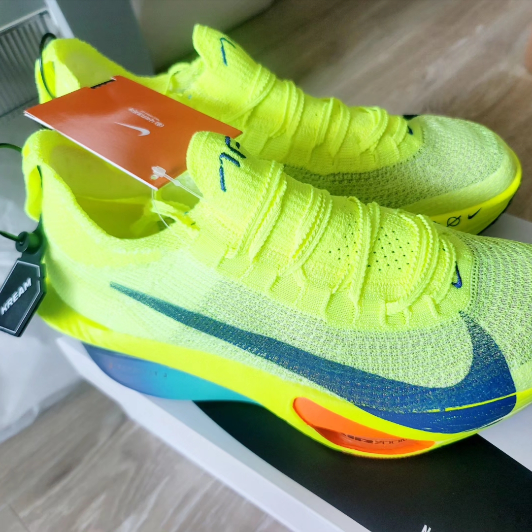 Nike Air Zoom Alphafly Next% 3 Volt 착용 스타일 - 1