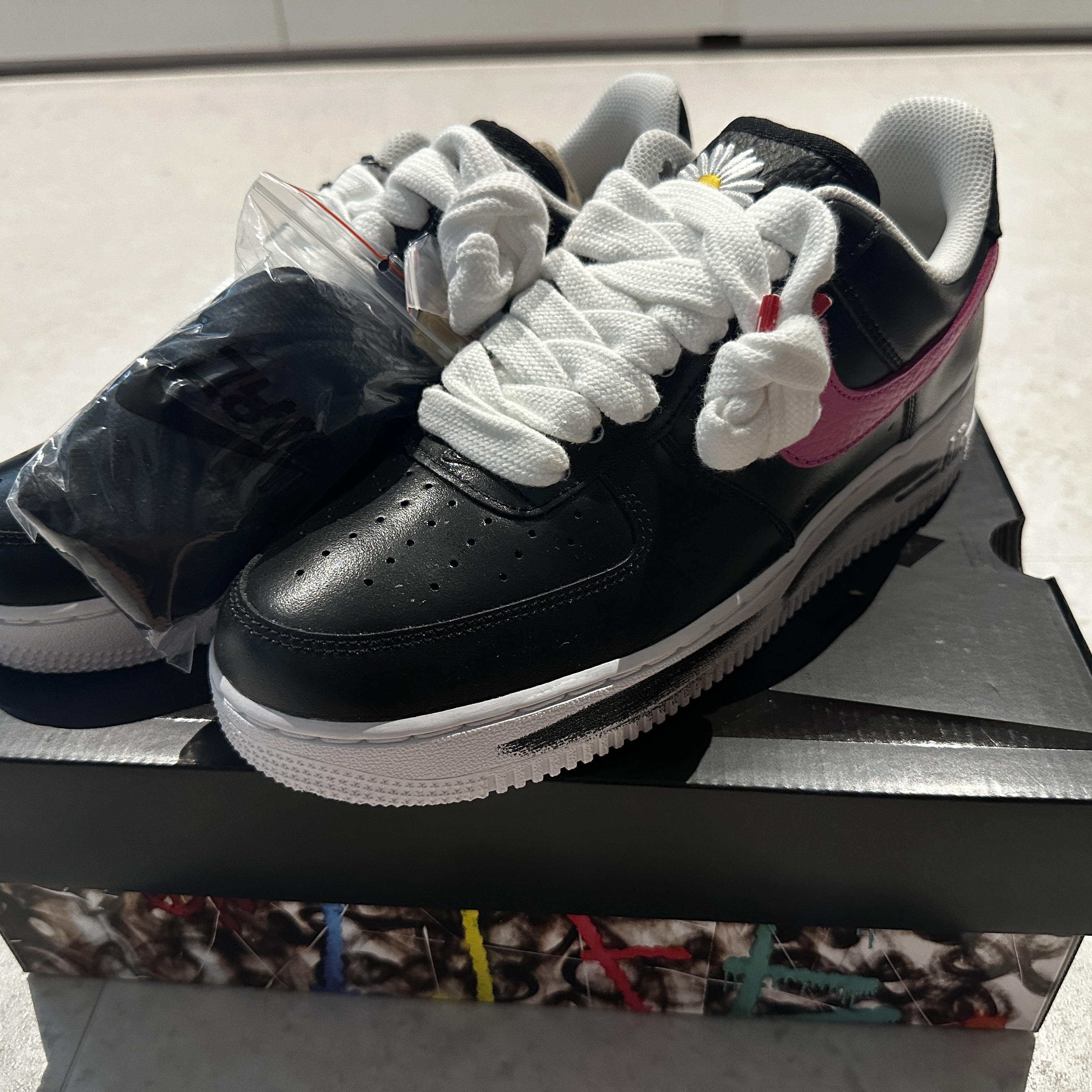 Nike x Peaceminusone Air Force 1 Low Para-Noise 3.0 Black and Multicolor 착용 스타일