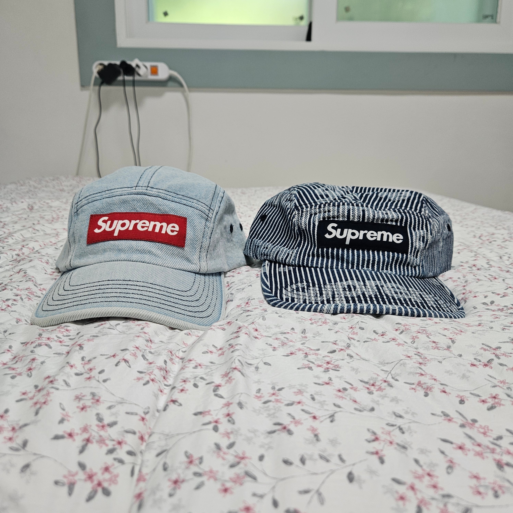 Supreme Denim Camp Cap Stripe - 24SS, Supreme Denim Camp Cap Washed Blue - 22FW 착용 스타일