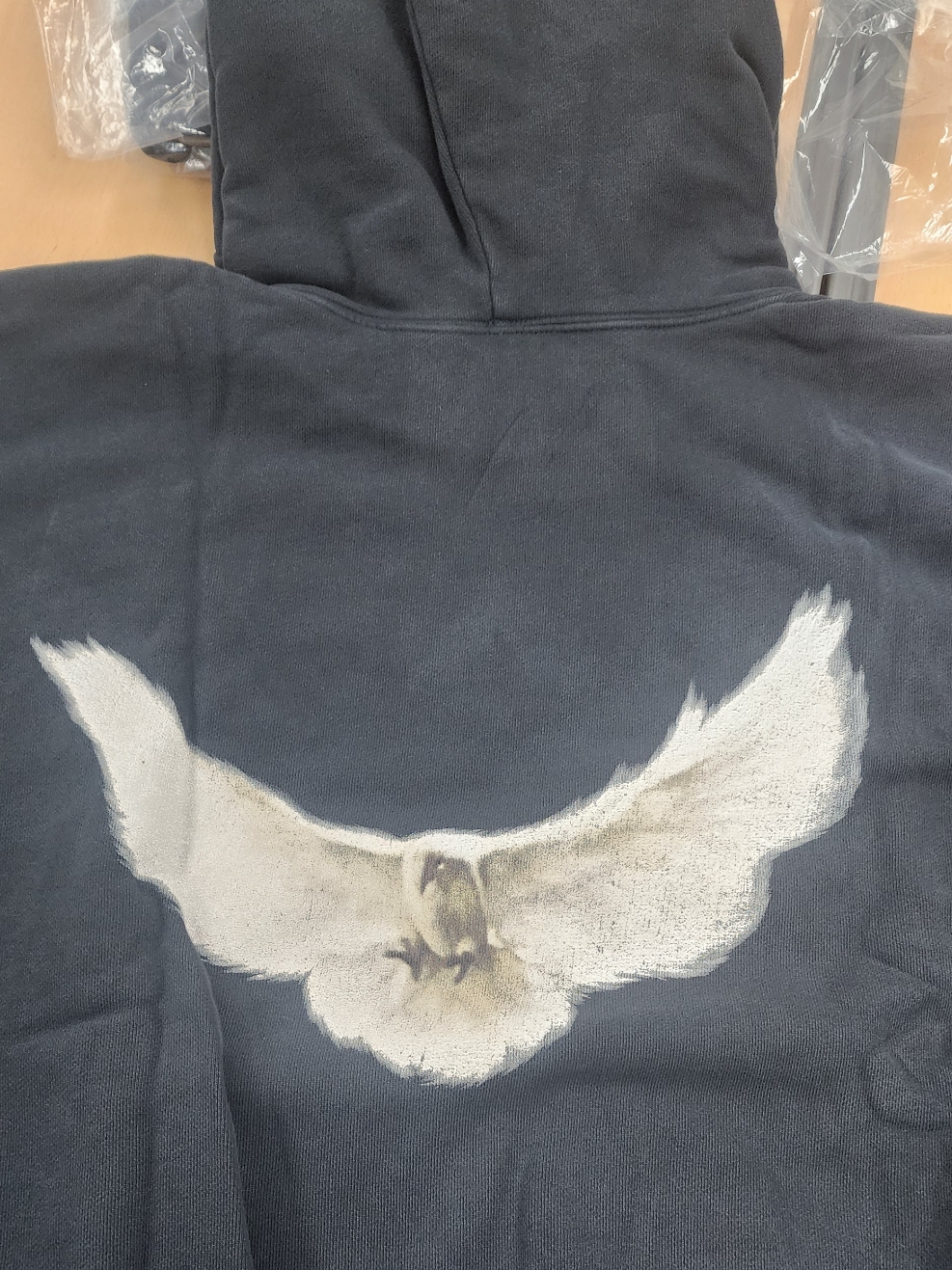 Yeezy Gap Engineered By Balenciaga Dove Hoodie Washed Black 착용 스타일