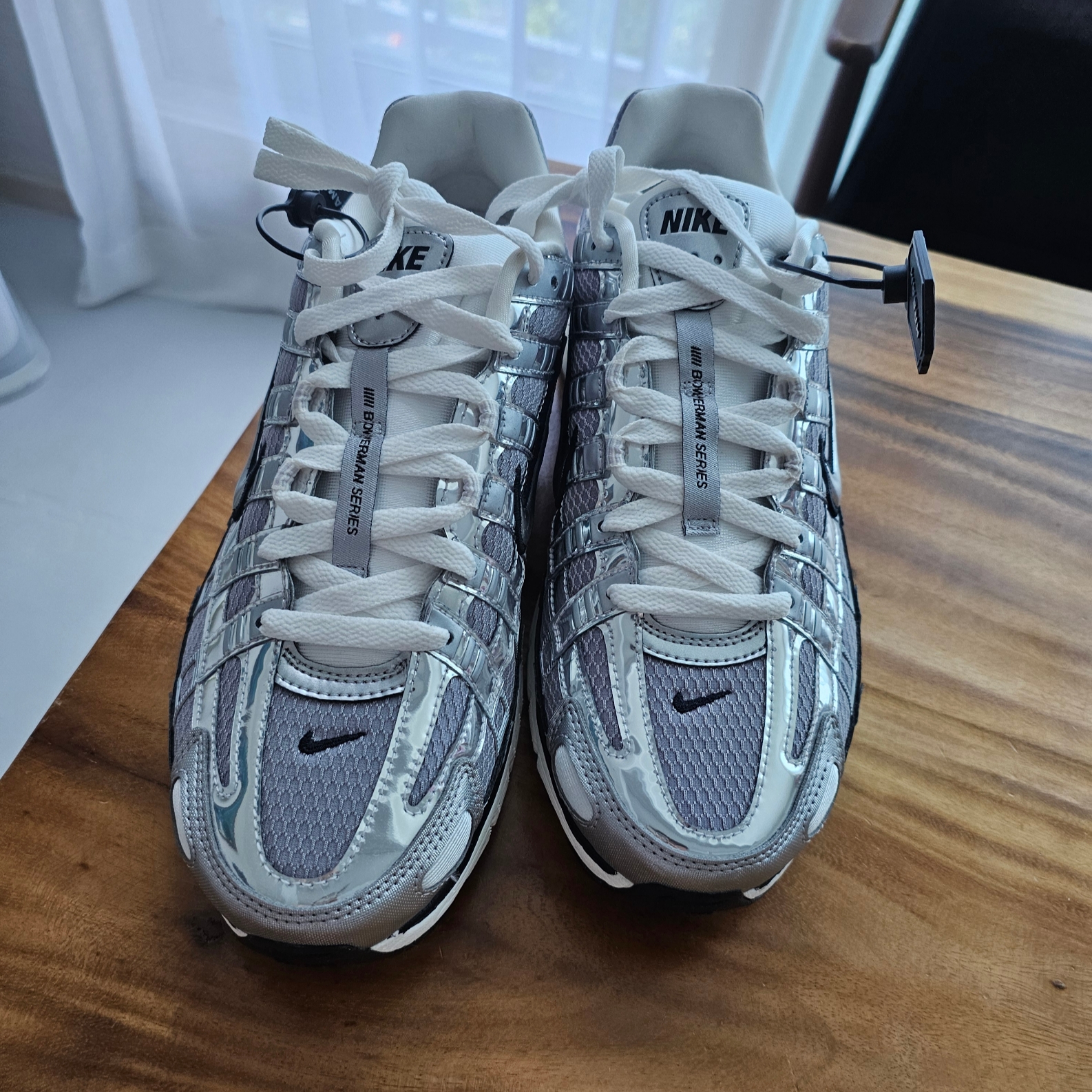 Nike P-6000 Metallic Silver 착용 스타일 - 2