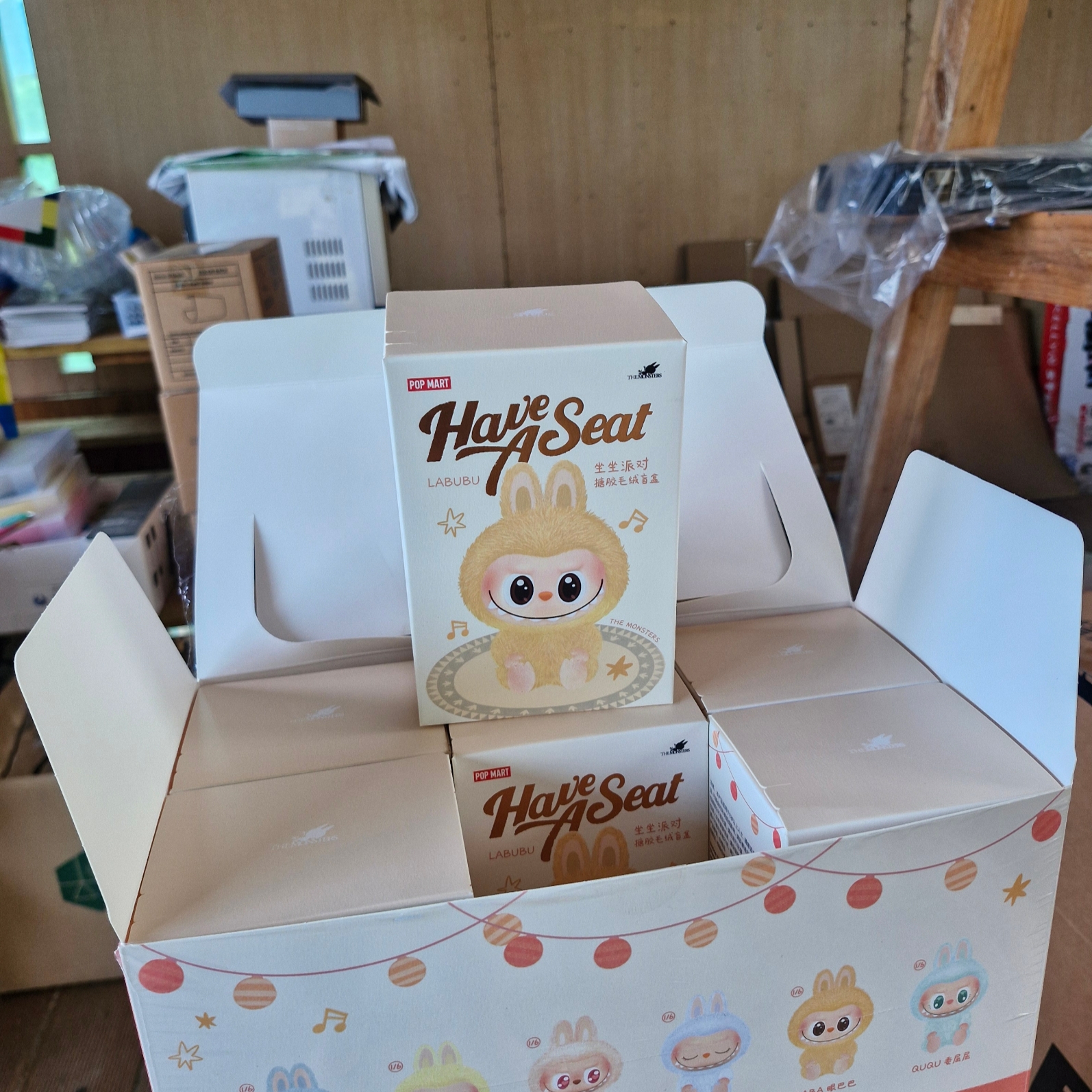 Pop Mart Labubu Let's Play Together Doll Series Sealed Case (6 Blind Boxes) 착용 스타일