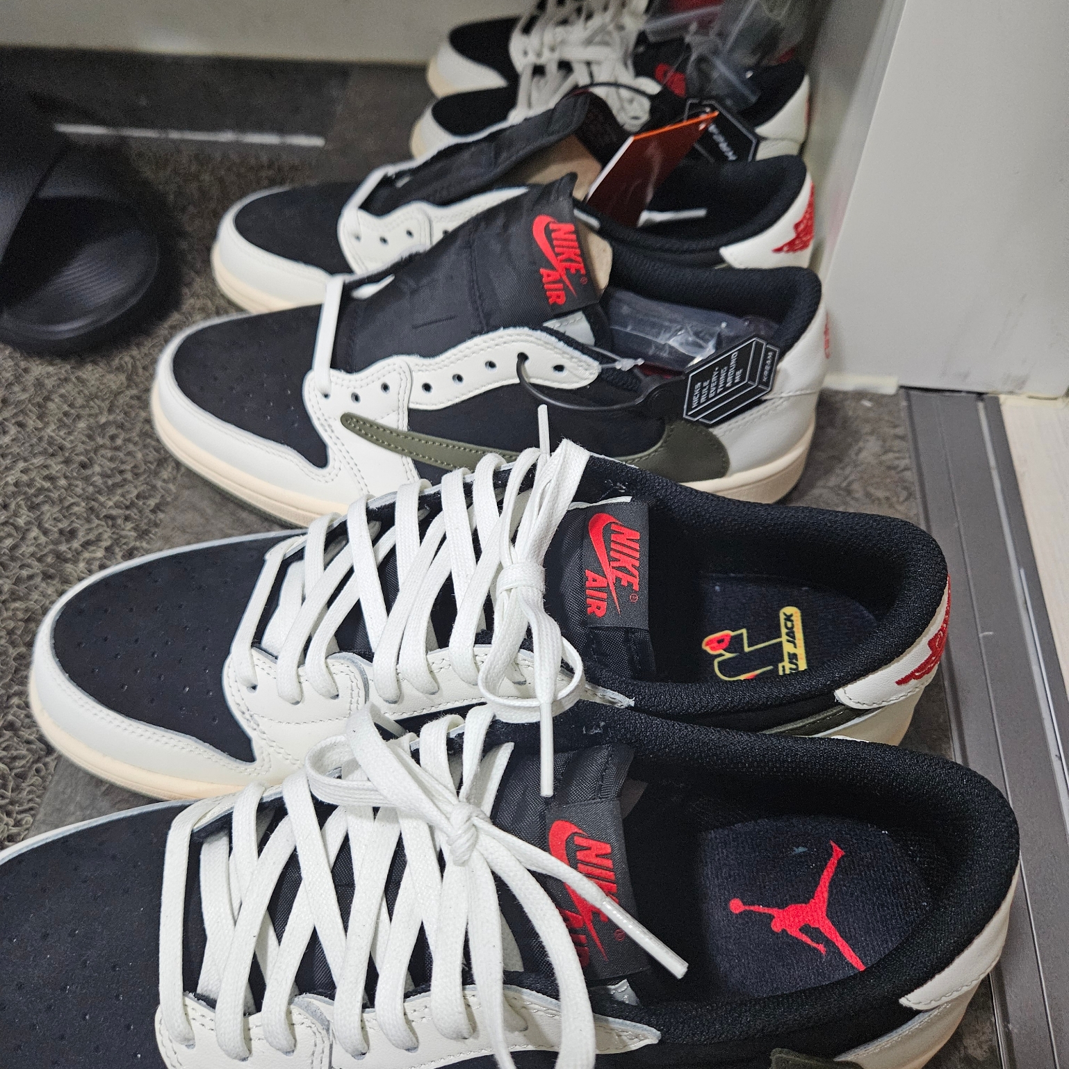 (W) Jordan 1 x Travis Scott Retro Low OG SP Medium Olive 착용 스타일