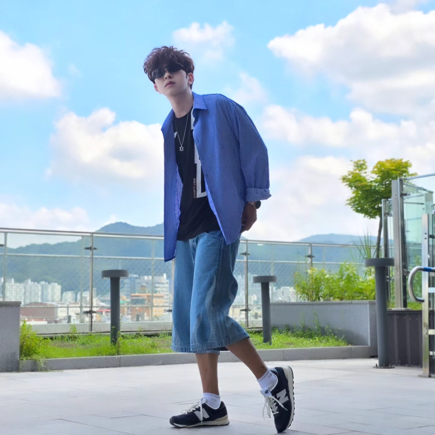 Samsung Galaxy Watch6 44mm LTE Silver (Korean Ver.), Adidas Flames Denim Shorts Blue - KR Sizing 착용 스타일 - 3