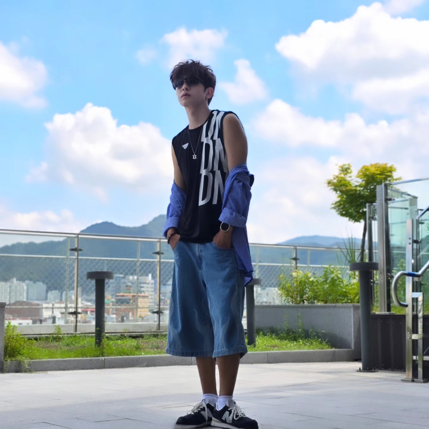 Samsung Galaxy Watch6 44mm LTE Silver (Korean Ver.), Adidas Flames Denim Shorts Blue - KR Sizing 착용 스타일 - 2