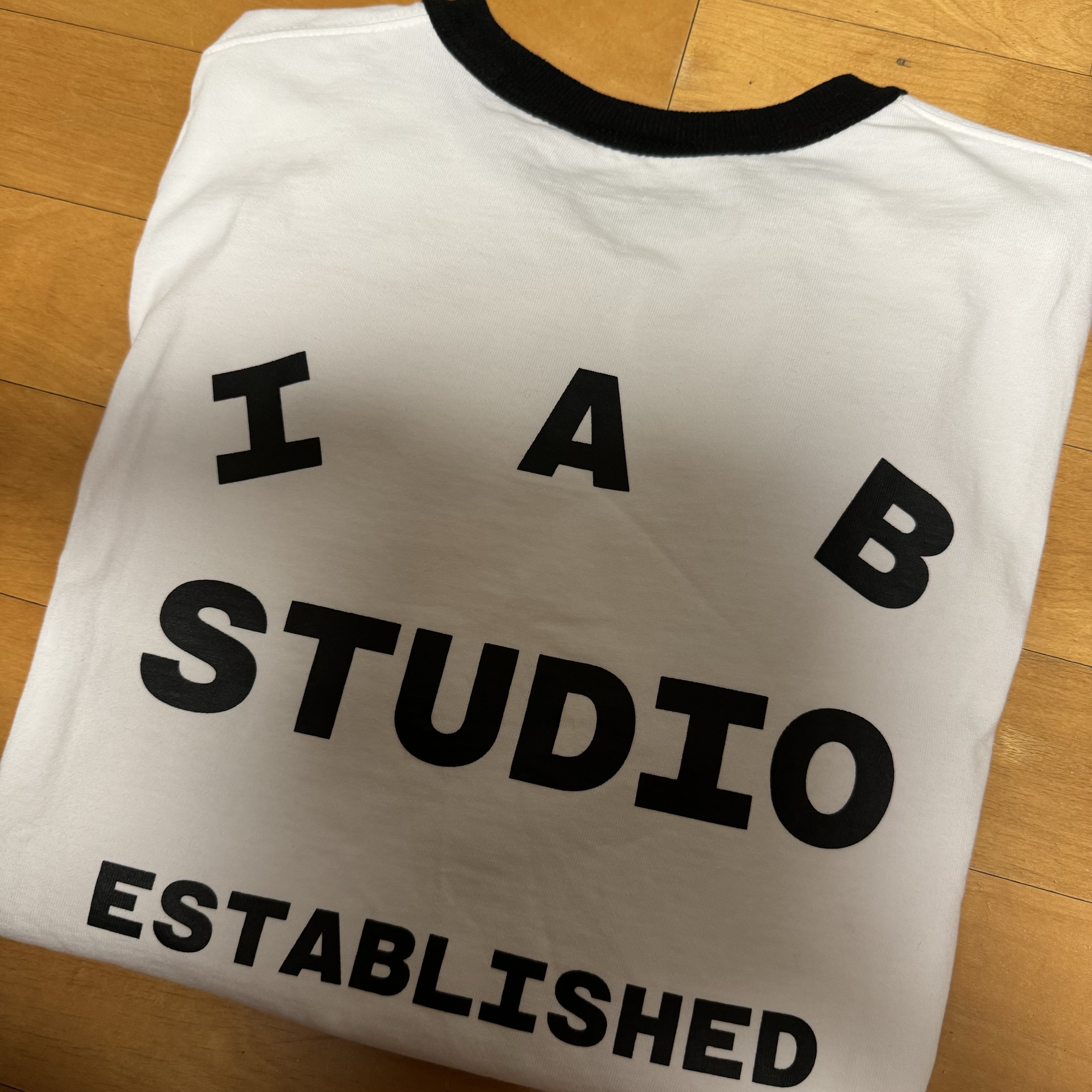 IAB Studio Established T-Shirt White Black 착용 스타일