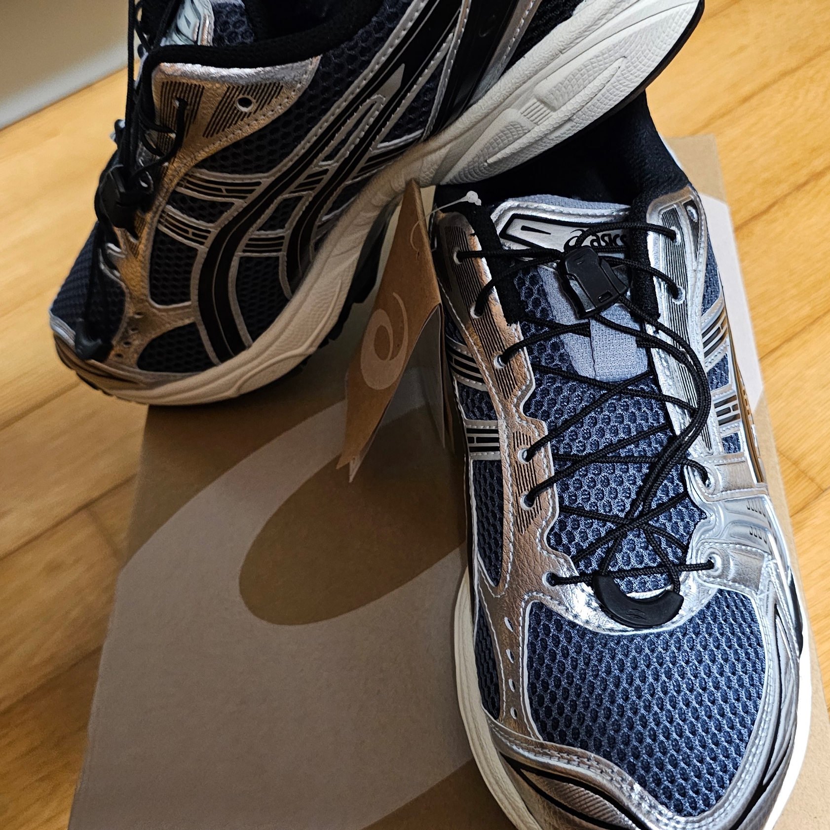 Asics Unlimited Gel-Kayano 14 Carrier Grey Black 착용 스타일