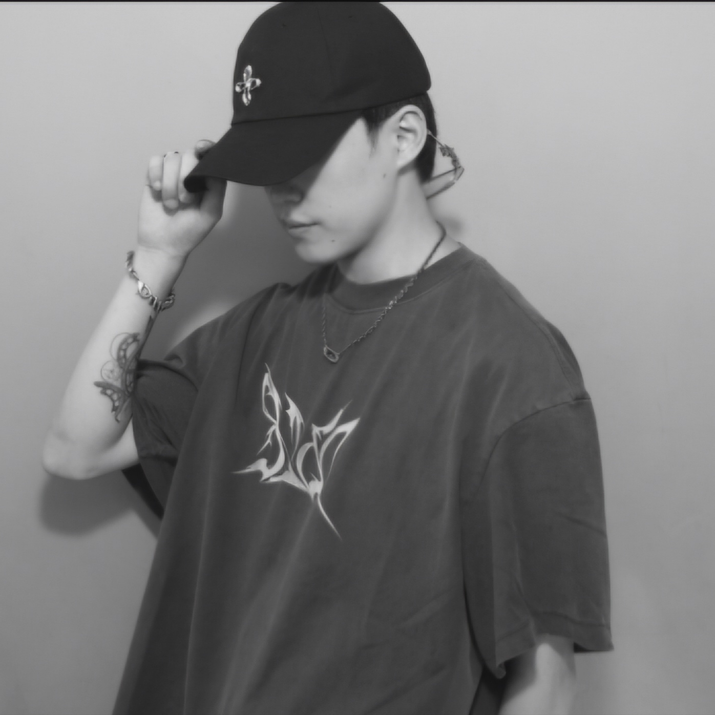 BLR Washed T-Shirt Grey 착용 스타일