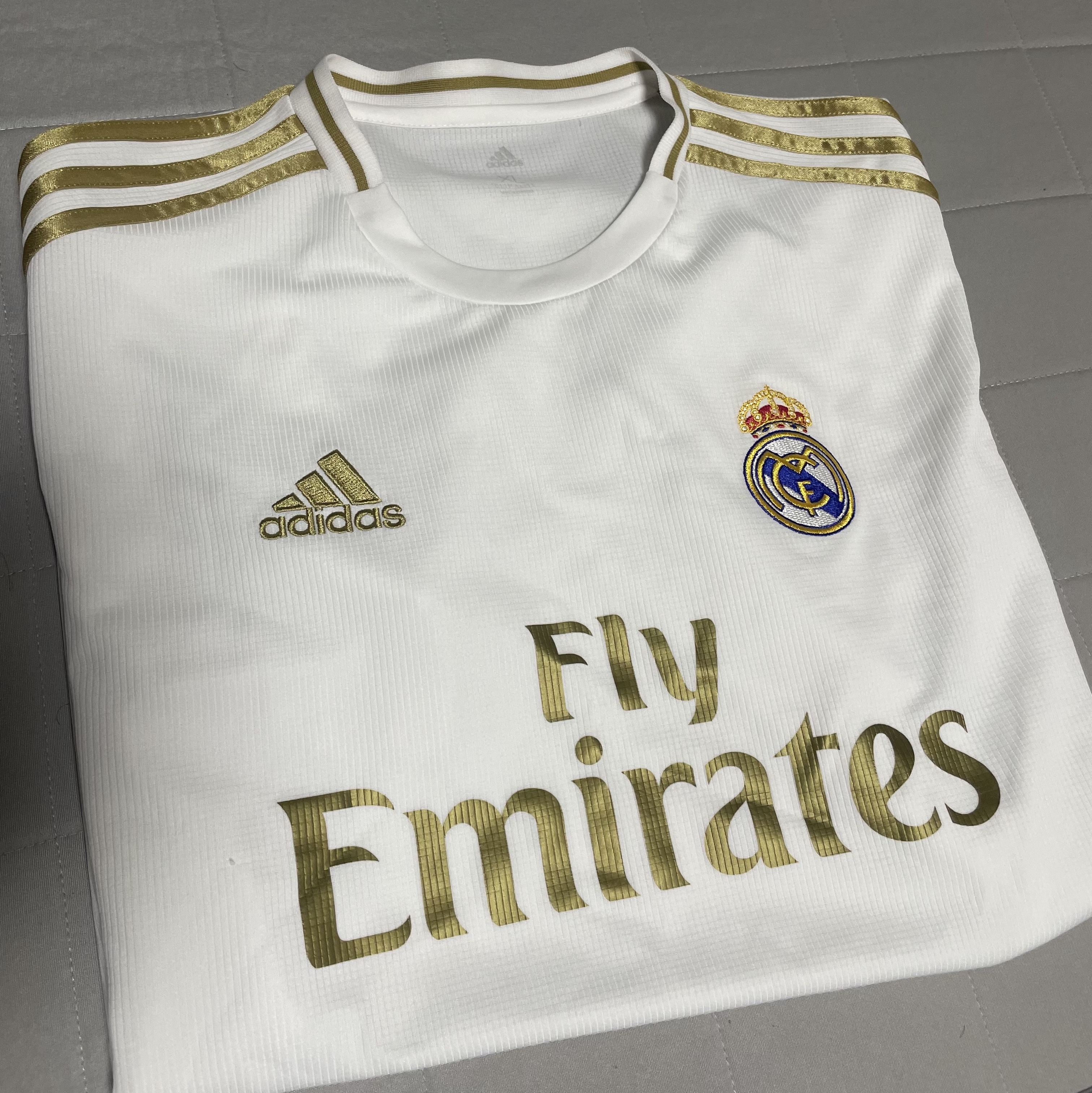 Adidas Real Madrid 2024/25 Home Authentic Long Sleeve Jersey White - KR Sizing (Non Marking Ver.), Adidas Real Madrid 2024/25 Away Jersey Crew Orange - US Sizing (Non Marking Ver.) 착용 스타일 - 5