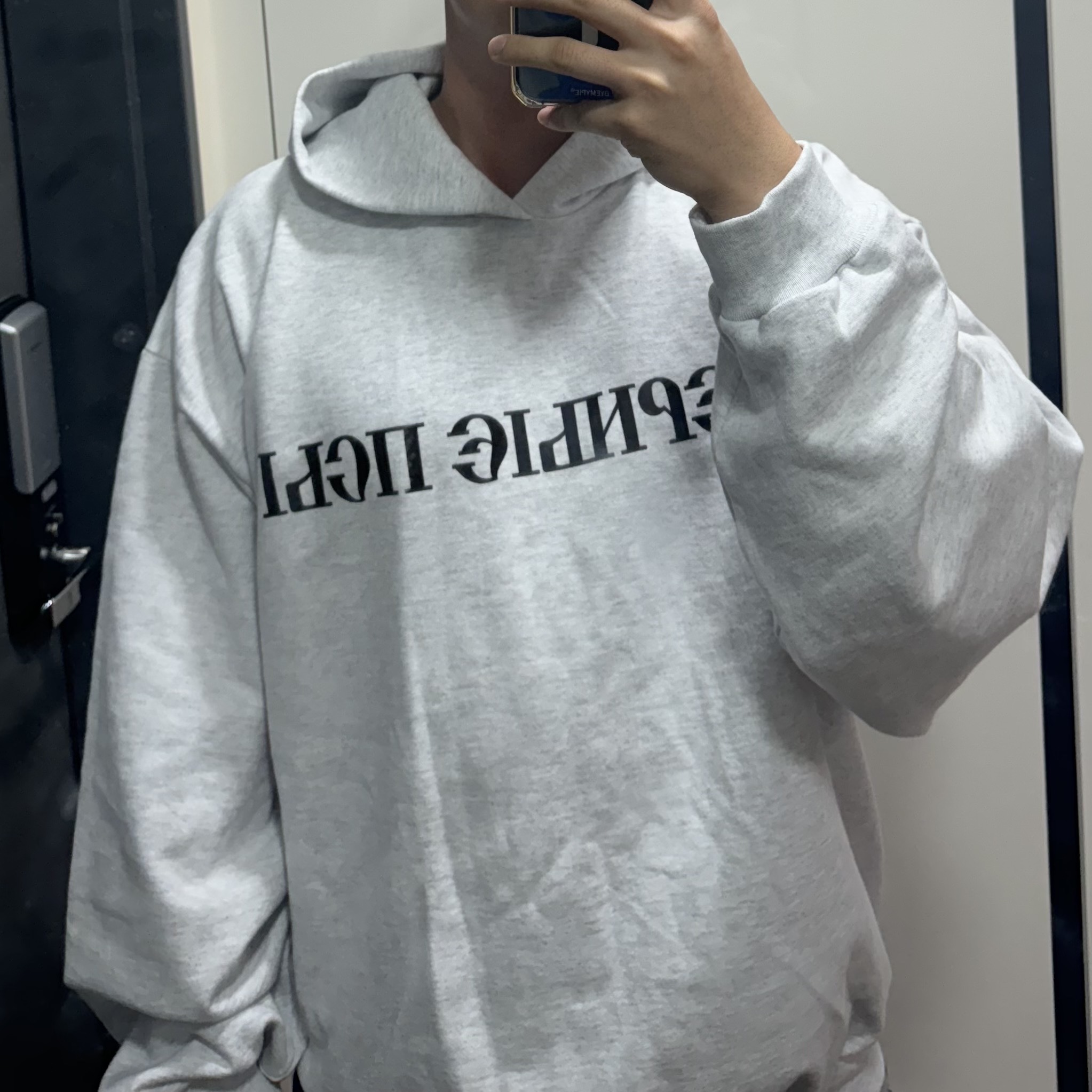 Yeezy x Gosha Rubchinskiy YZY Black Dogs Hoodie Heather Grey 착용 스타일