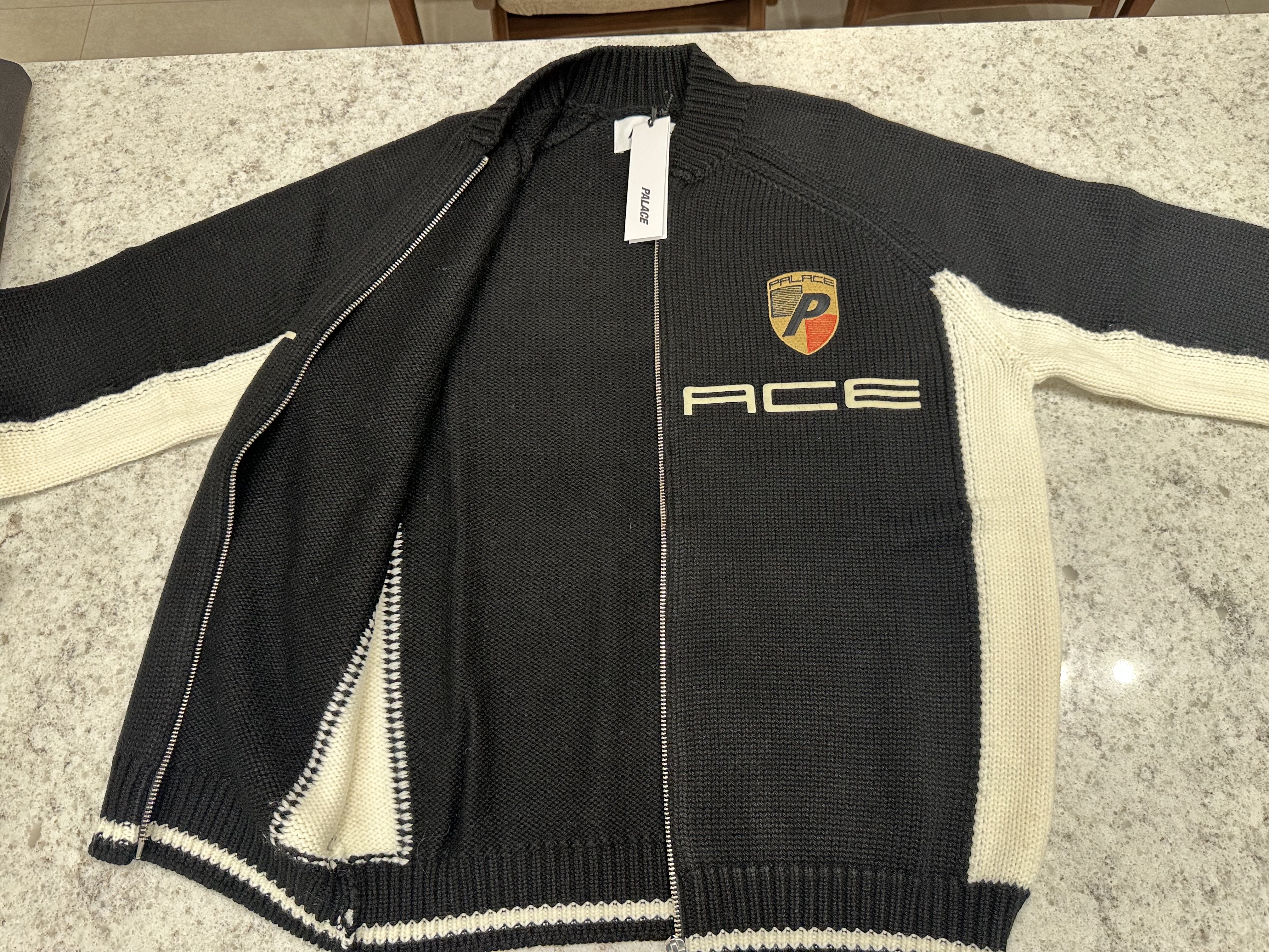 Palace Basically A Sock Black, Palace Posh Knit Black - 24FW 착용 스타일 - 4