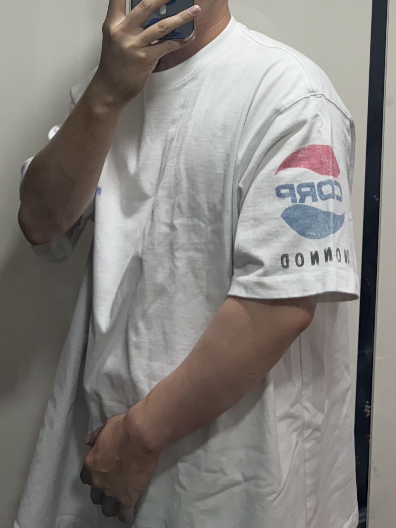 Nonnod Soft Drink T-Shirt Dirty White 착용 스타일 - 1