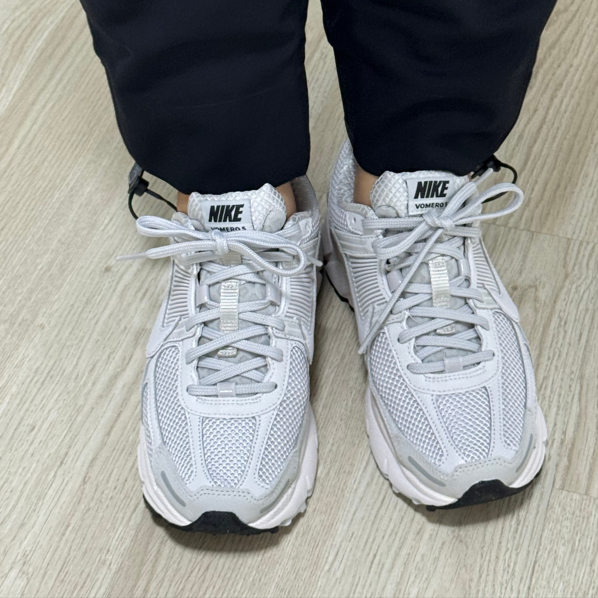 Nike Zoom Vomero 5 SP Vast Grey 2023 착용 스타일 - 2