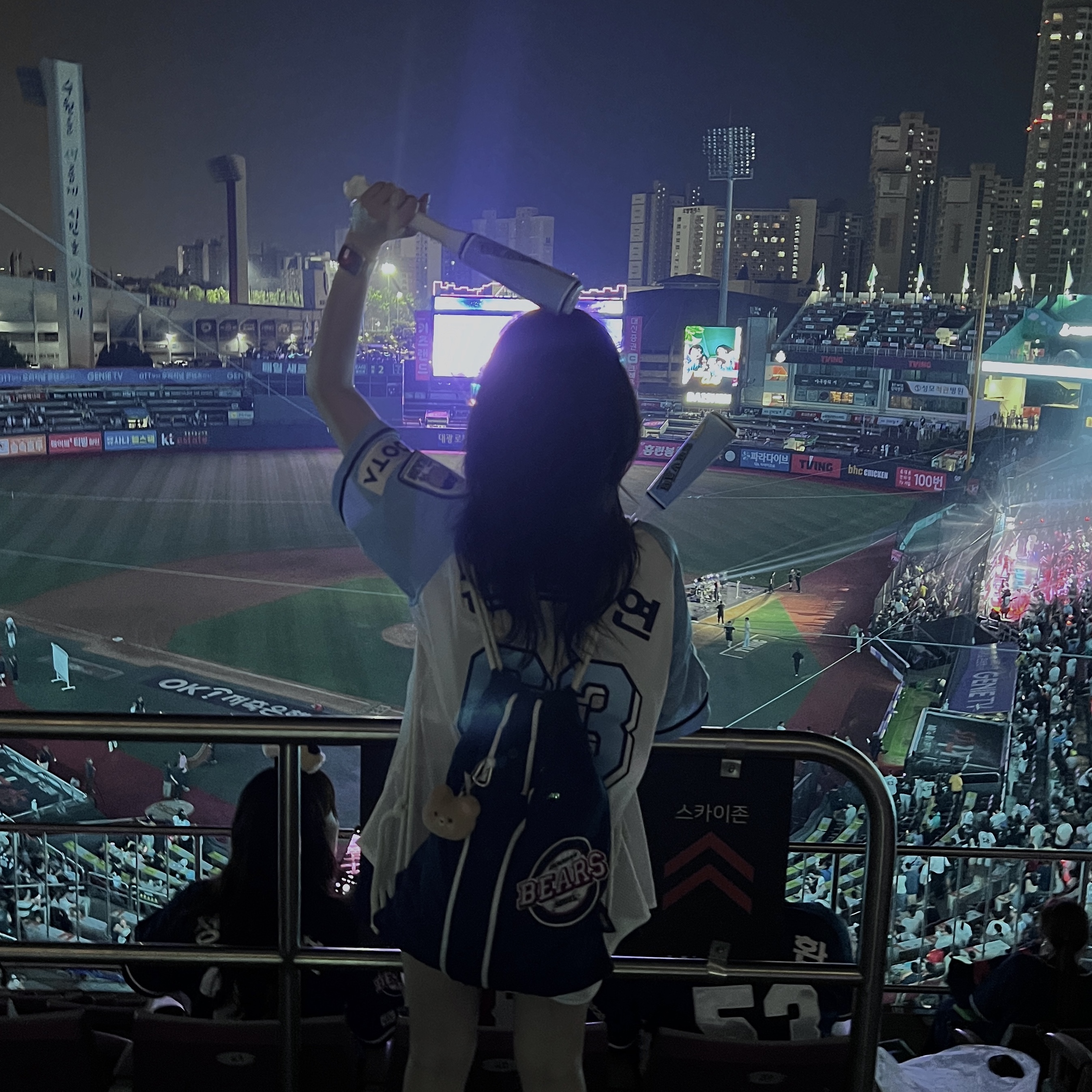 Doosan Bears x Manggom Authentic Uniform White Patch Ver. 1 (Non Marking Ver.), Doosan Bears x Manggom Octagon Cheering Bat 착용 스타일