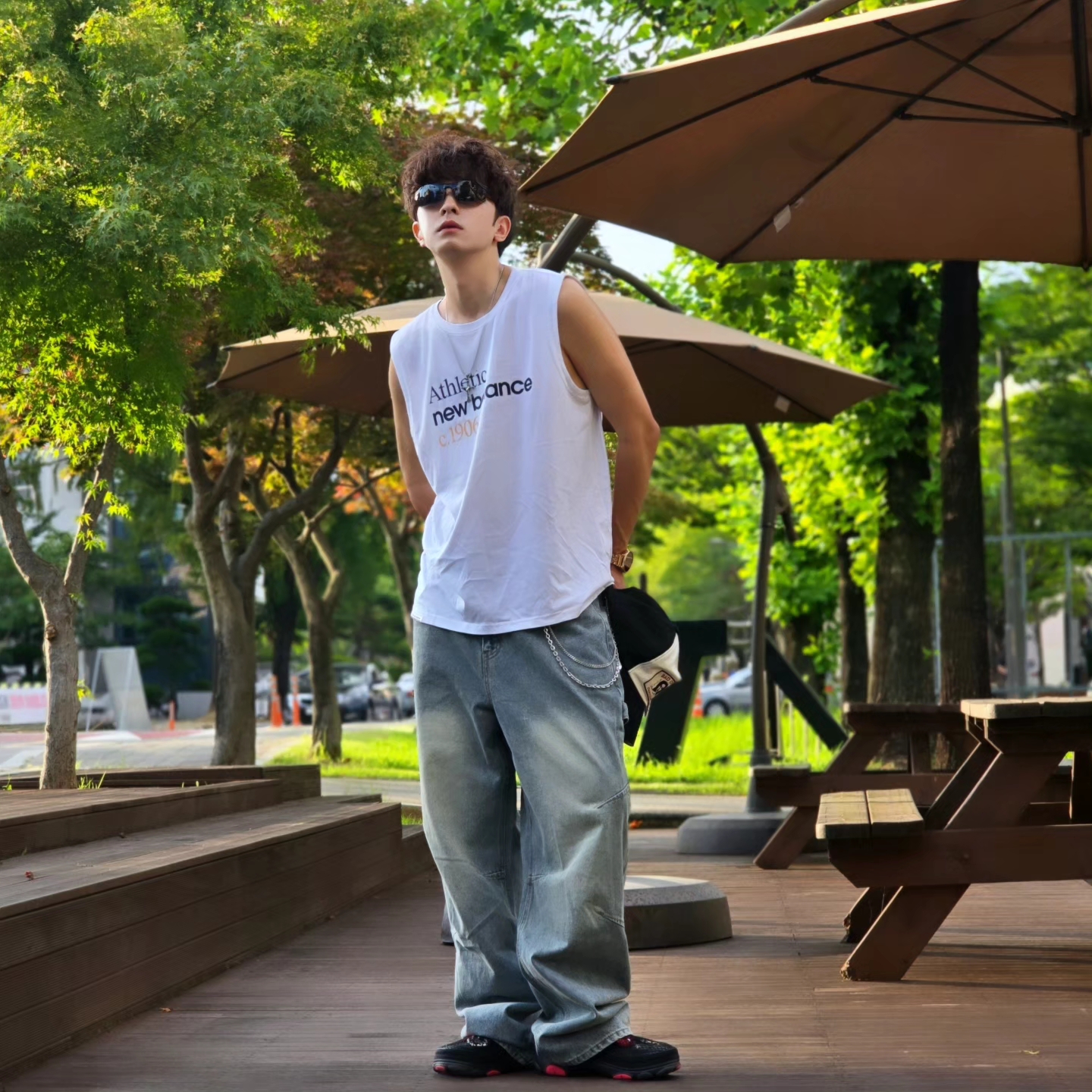 Crocs x Staple Classic All Terrain Clog Black, Samsung Galaxy Watch6 44mm LTE Silver (Korean Ver.) 착용 스타일 - 1