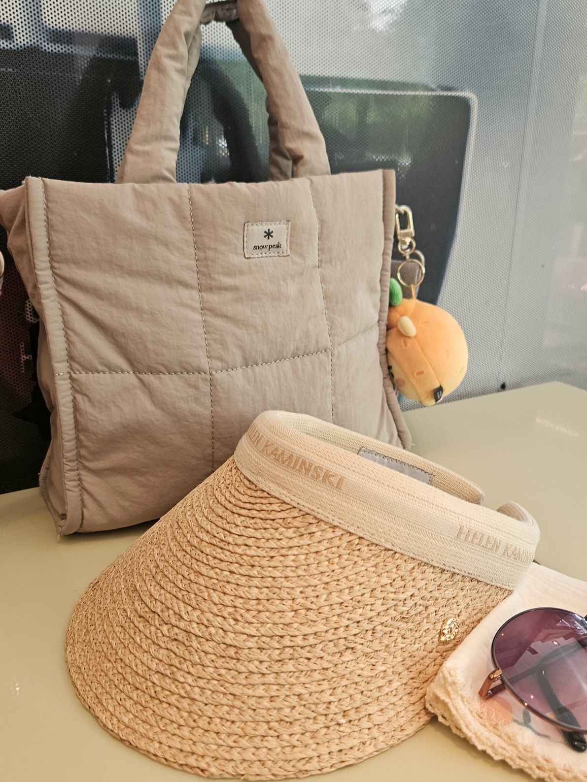 (W) Helen Kaminski Bianca Nougat Natural Logo 착용 스타일 - 1