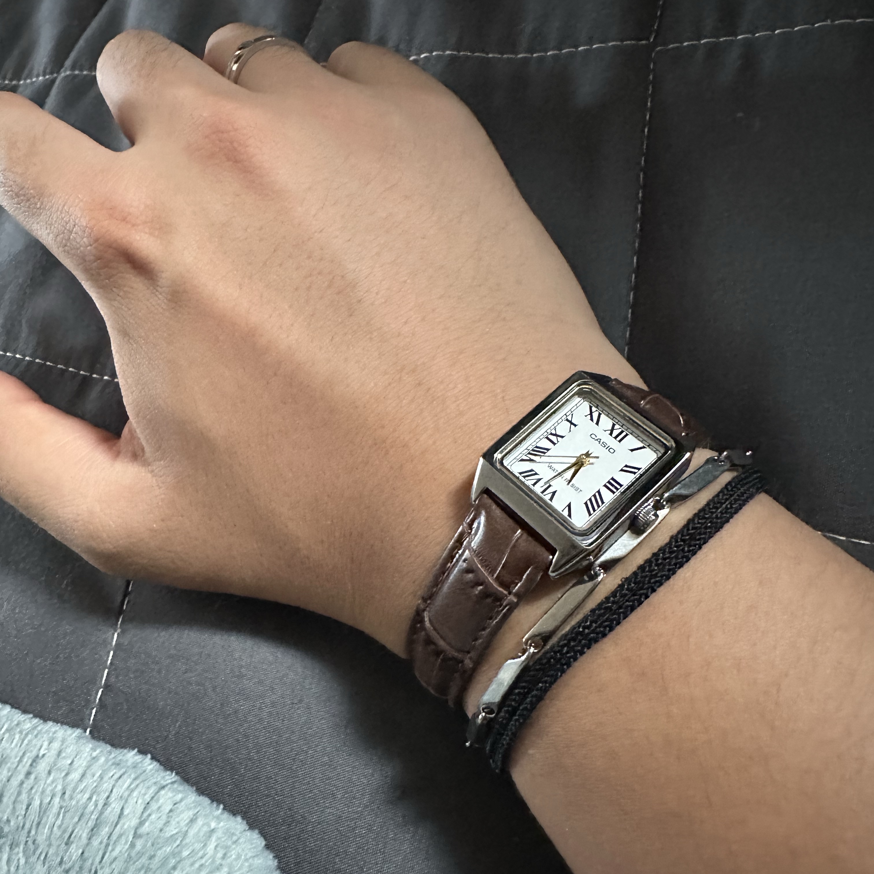 Casio LTP-V007L-7B2 착용 스타일 - 1