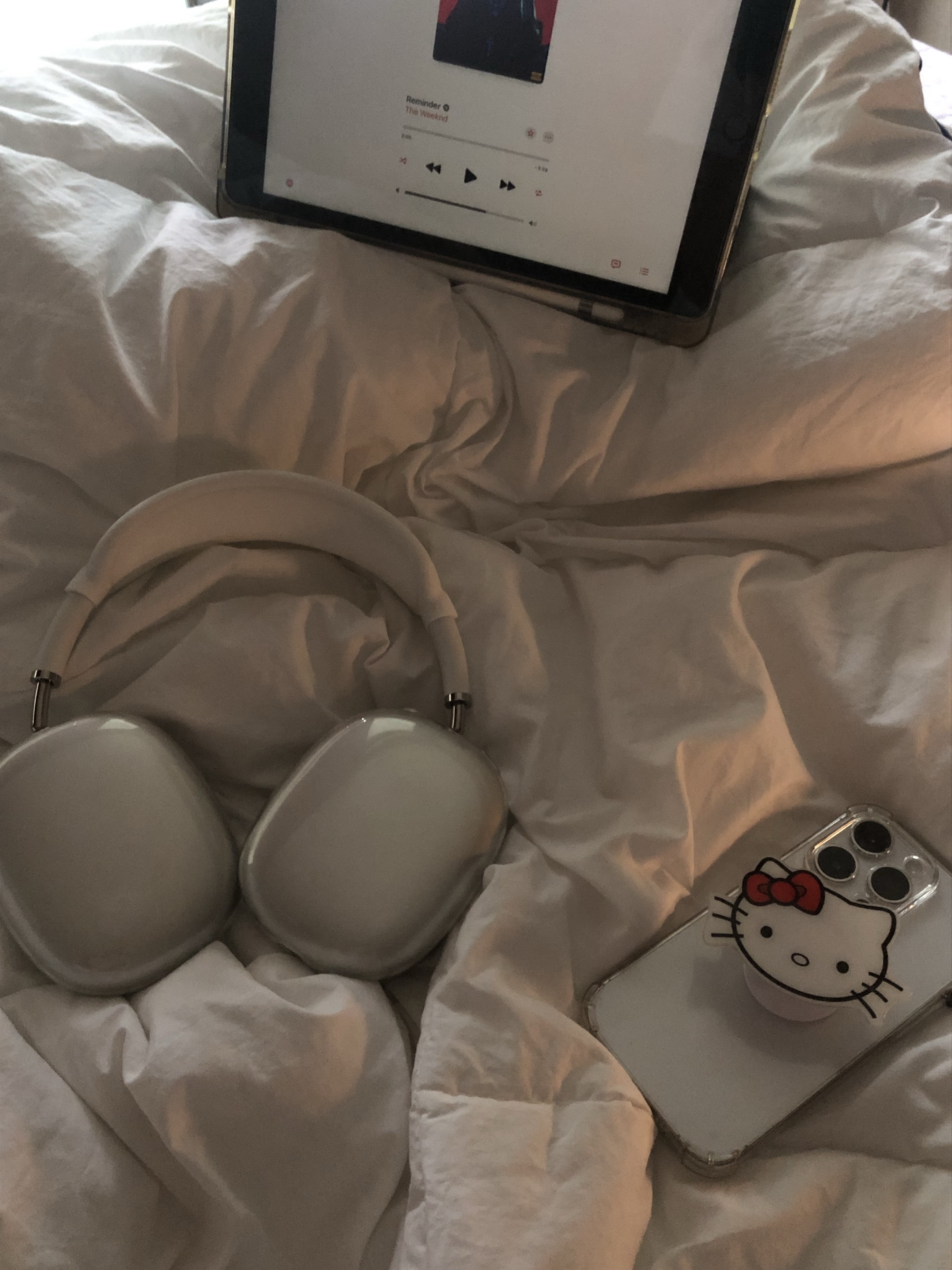 Apple AirPods Max Lightning Silver (Korean Ver.) 착용 스타일 - 2