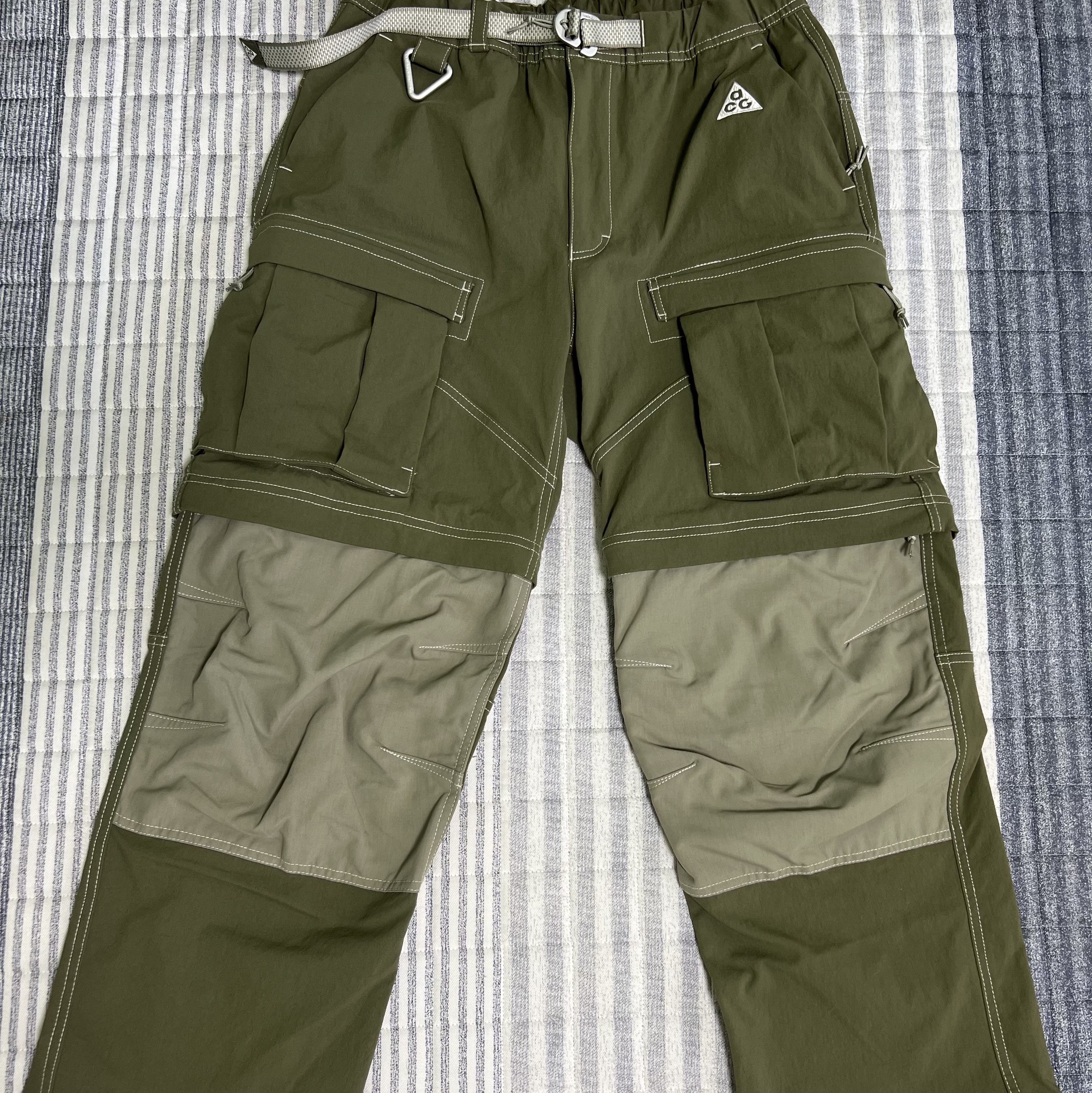 Nike ACG Smith Summit Cargo Pants Medium Olive - Asia 착용 스타일 - 1