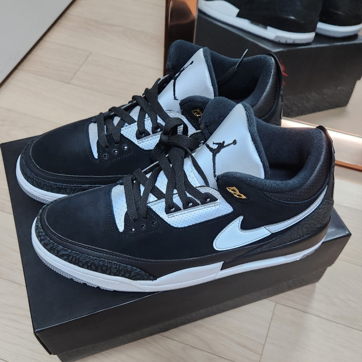 Jordan 3 Retro Tinker Black Cement Gold 착용 스타일
