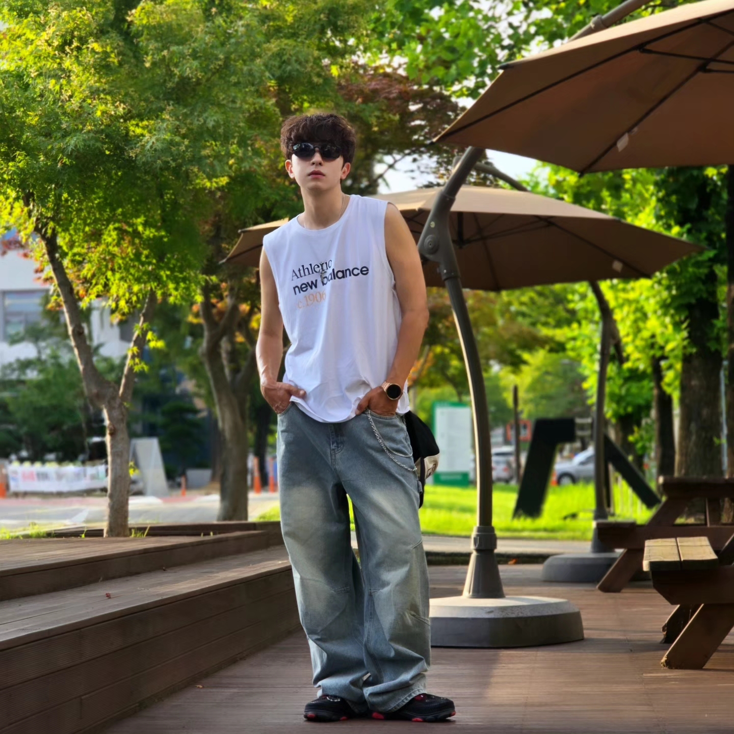 Crocs x Staple Classic All Terrain Clog Black, Samsung Galaxy Watch6 44mm LTE Silver (Korean Ver.) 착용 스타일 - 4
