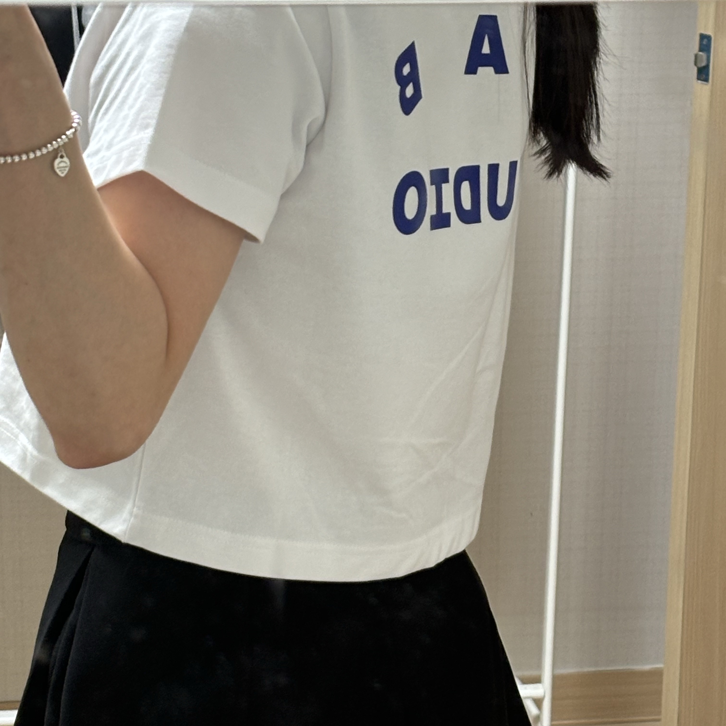 IAB Studio Cropped T-Shirt White Navy, Tiffany & Co. Return to Tiffany Blue Heart Tag Bead Bracelet Silver 착용 스타일