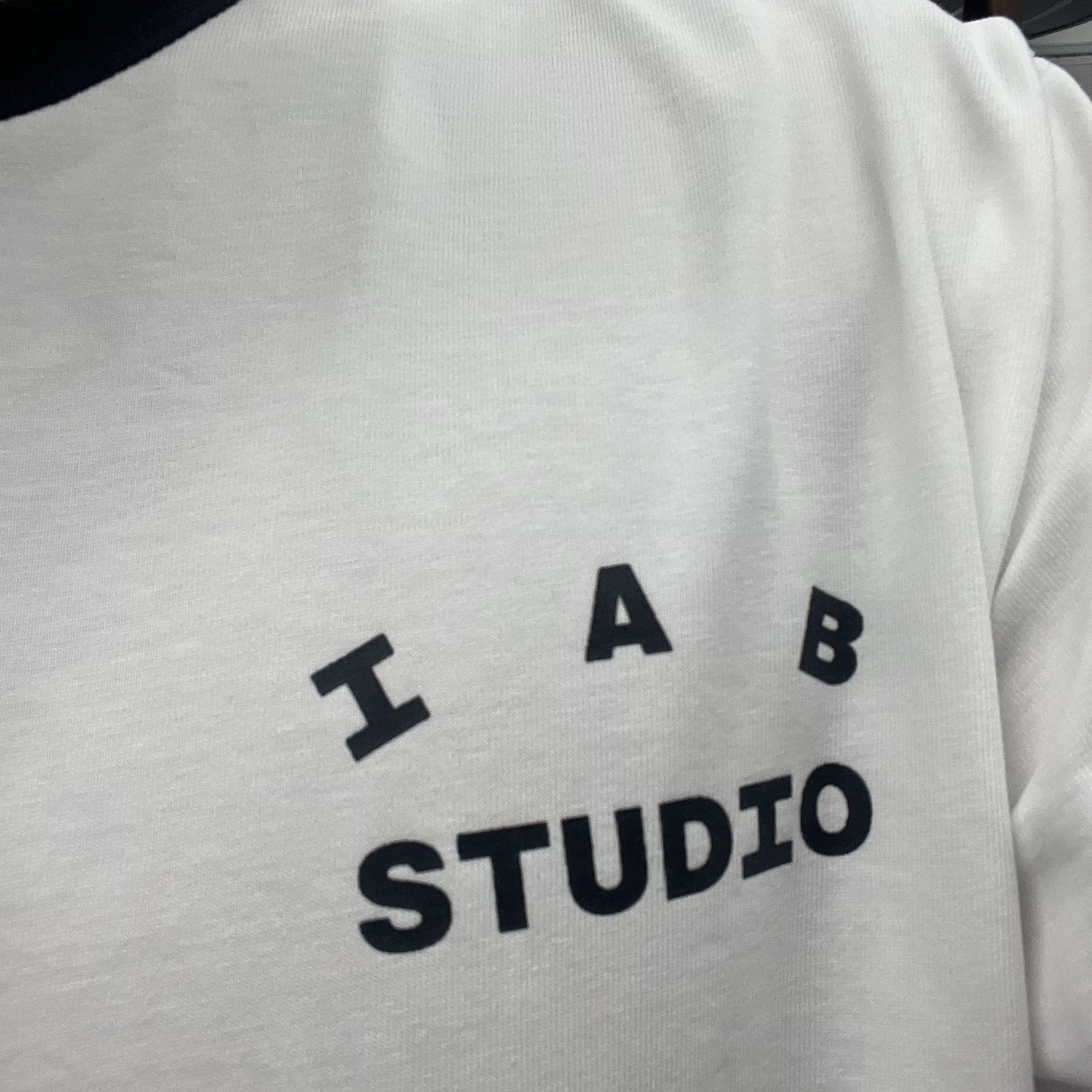 IAB Studio Established T-Shirt White Black 착용 스타일