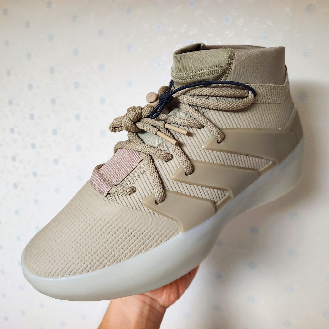 Adidas x Fear of God Athletics I Basketball Clay 착용 스타일 - 3