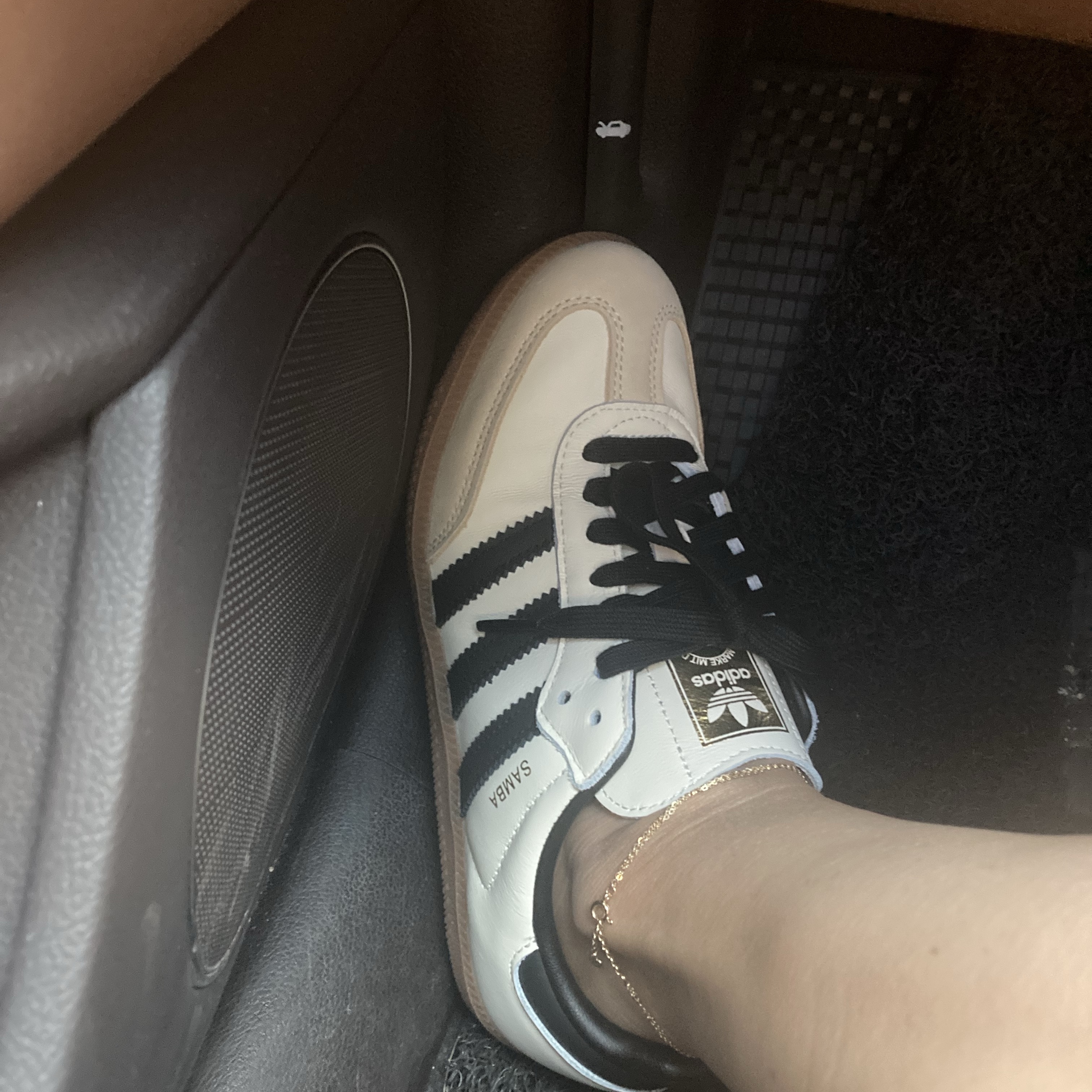 (W) Adidas Samba OG Cream White Core Black 착용 스타일 - 3