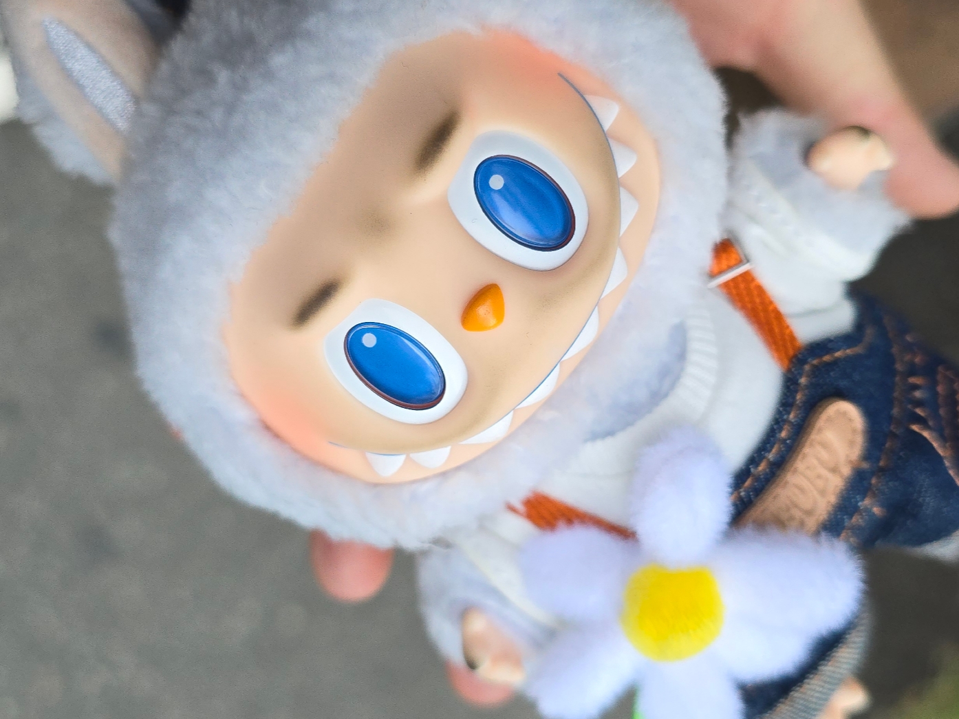 Pop Mart Fall In Wild Labubu Series Toy Keyring 착용 스타일 - 1