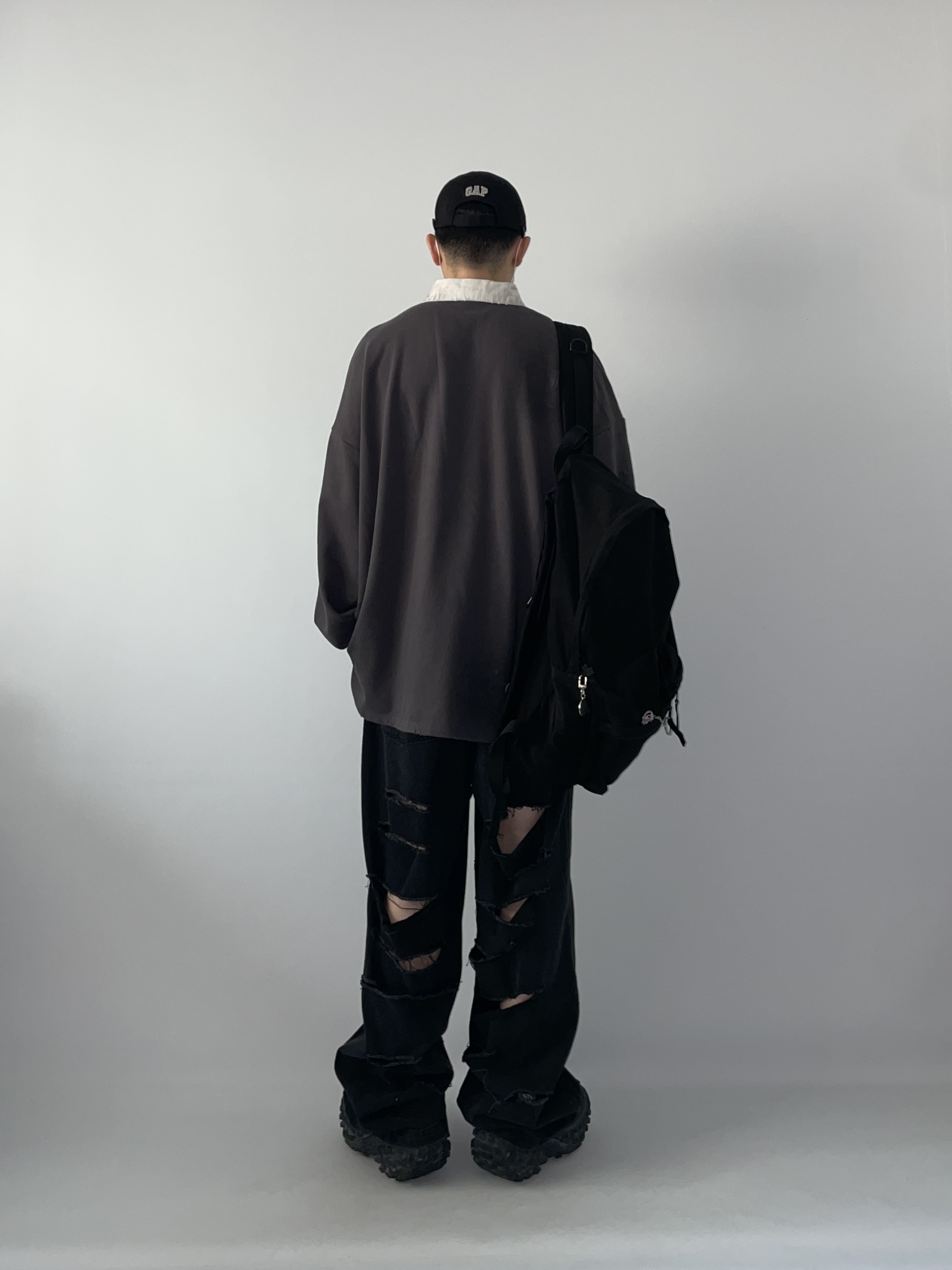 Yeezy Gap Engineered By Balenciaga Flame Cap Black, Balenciaga Defender Sneakers Black 착용 스타일 - 3