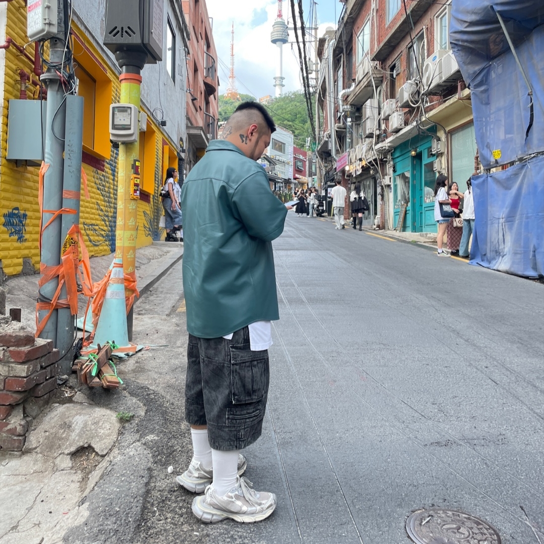 Balenciaga 3XL Sneakers Light Beige 착용 스타일
