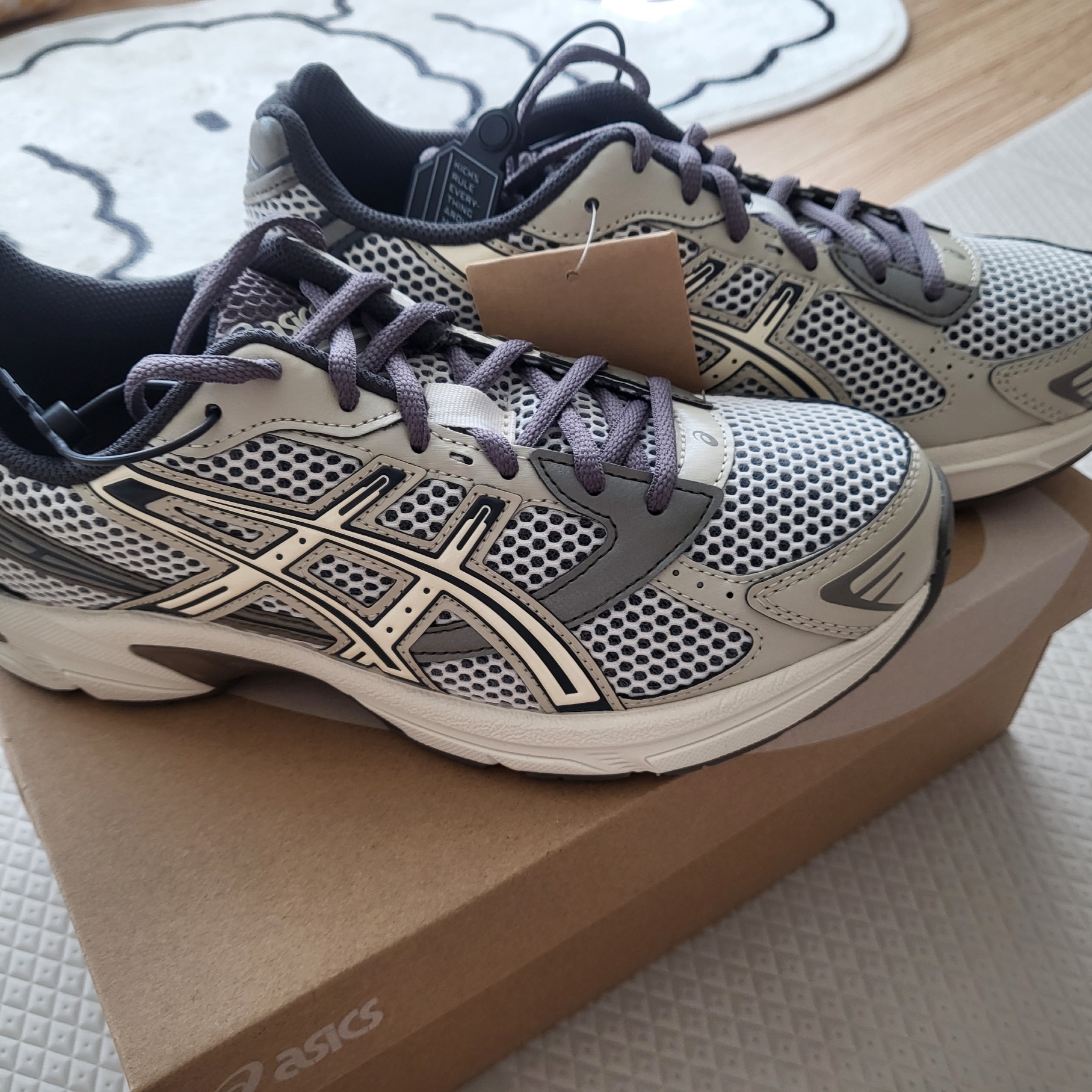 Asics Gel-1130 Birch Dark Taupe - Korea Exclusive 착용 스타일 - 1