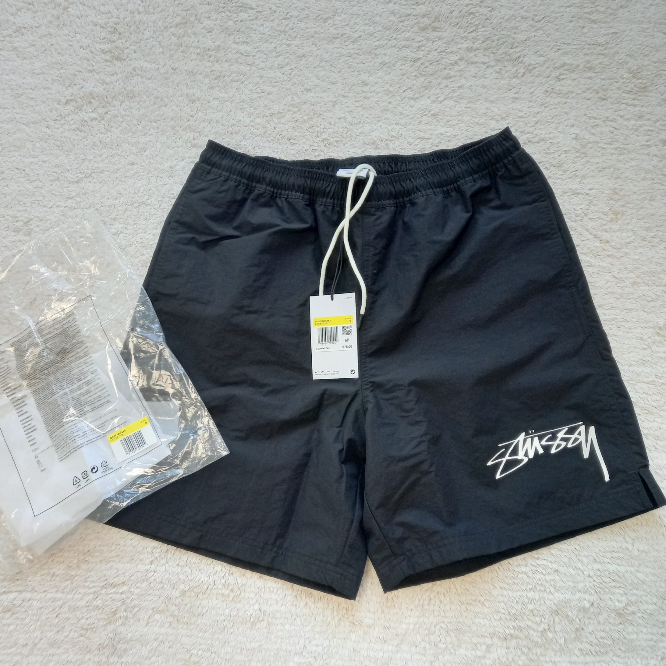 Nike x Stussy Shorts Black (FJ9167-010) 착용 스타일 - 1