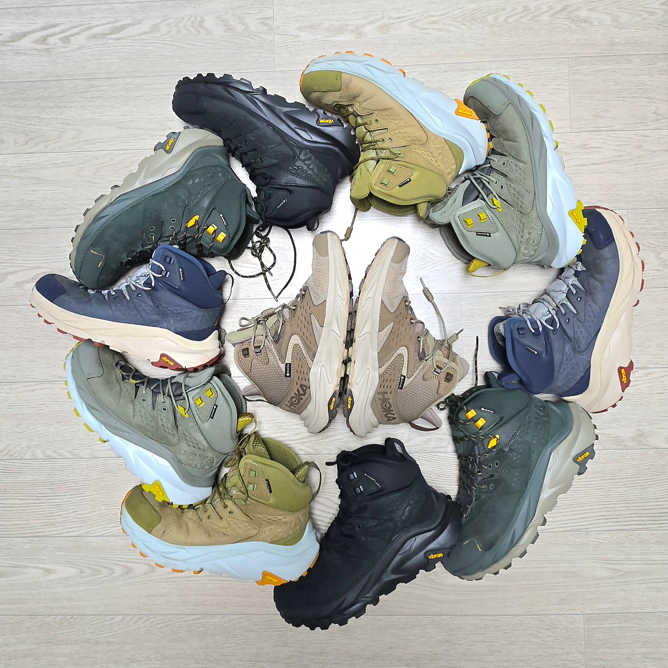 Hoka Kaha 2 Gore-Tex Black, Hoka Kaha 2 Gore-Tex Duffel Bag Green 착용 스타일