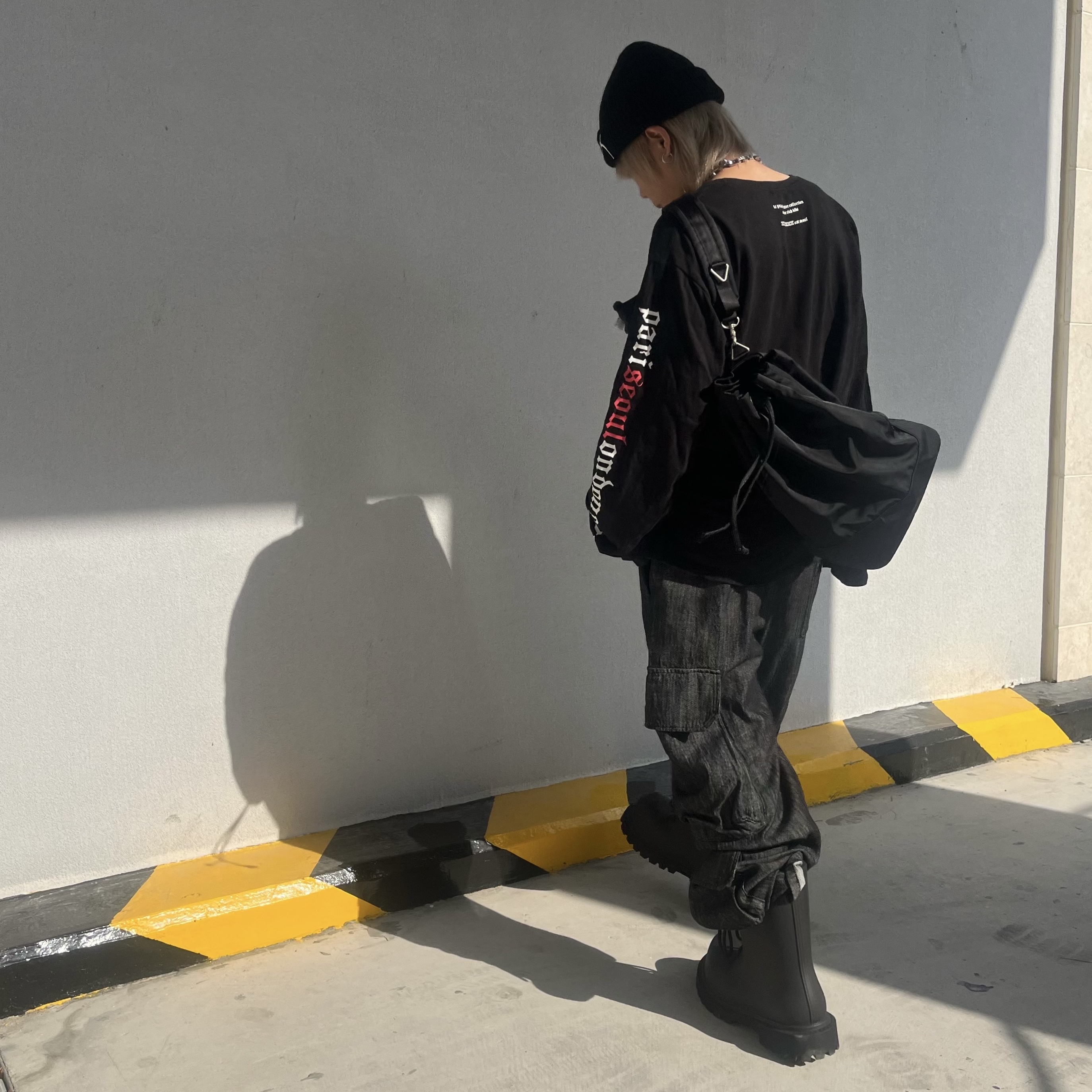 Balenciaga XL Army Boots Full Eva Black 착용 스타일 - 6