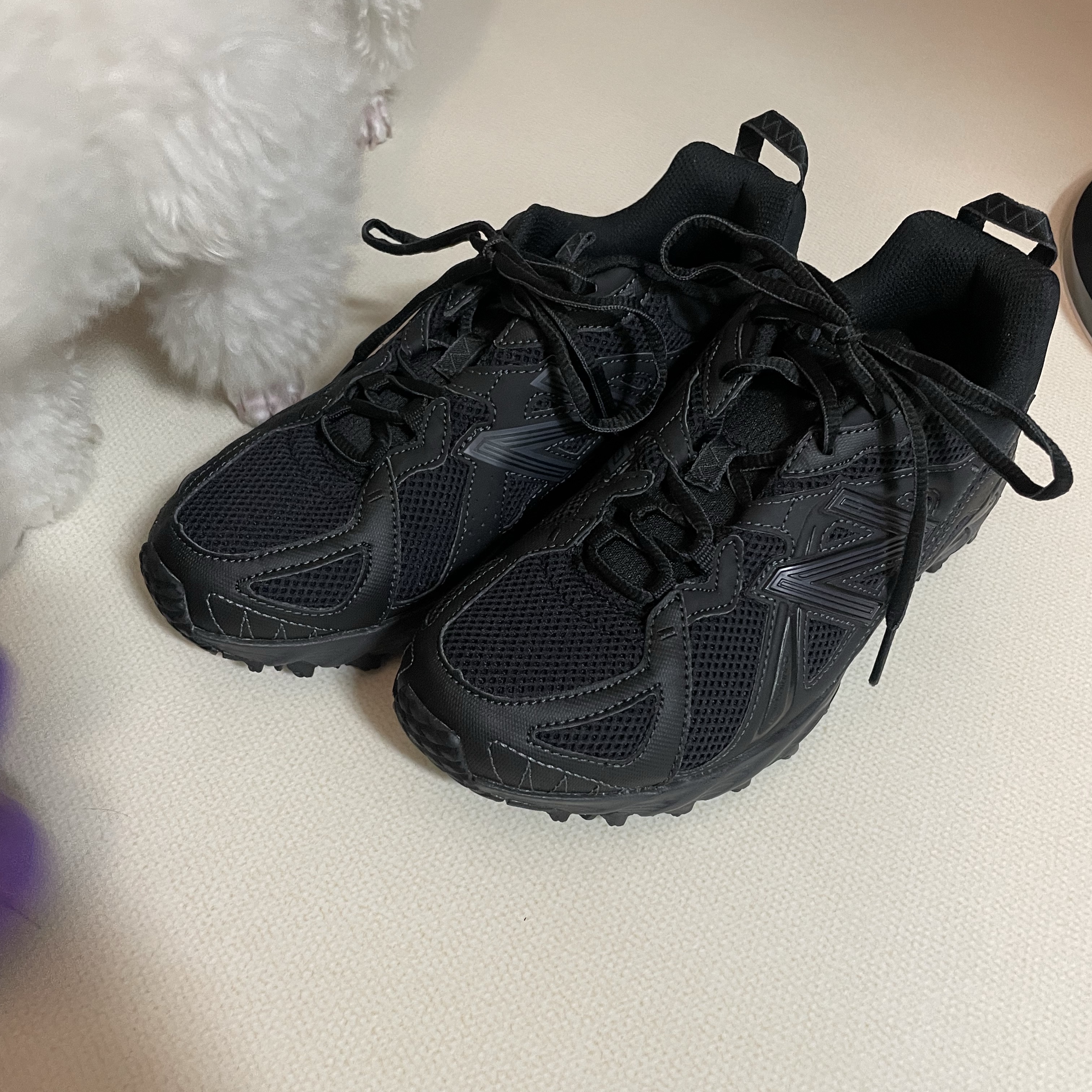 New Balance ML610T Black 착용 스타일 - 1