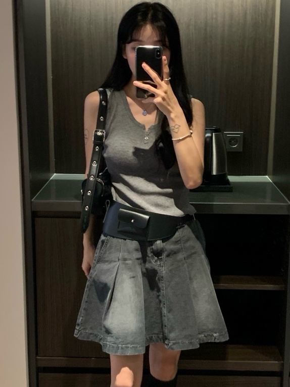 Matin Kim Madeleine Round Bag Black 착용 스타일 - 2
