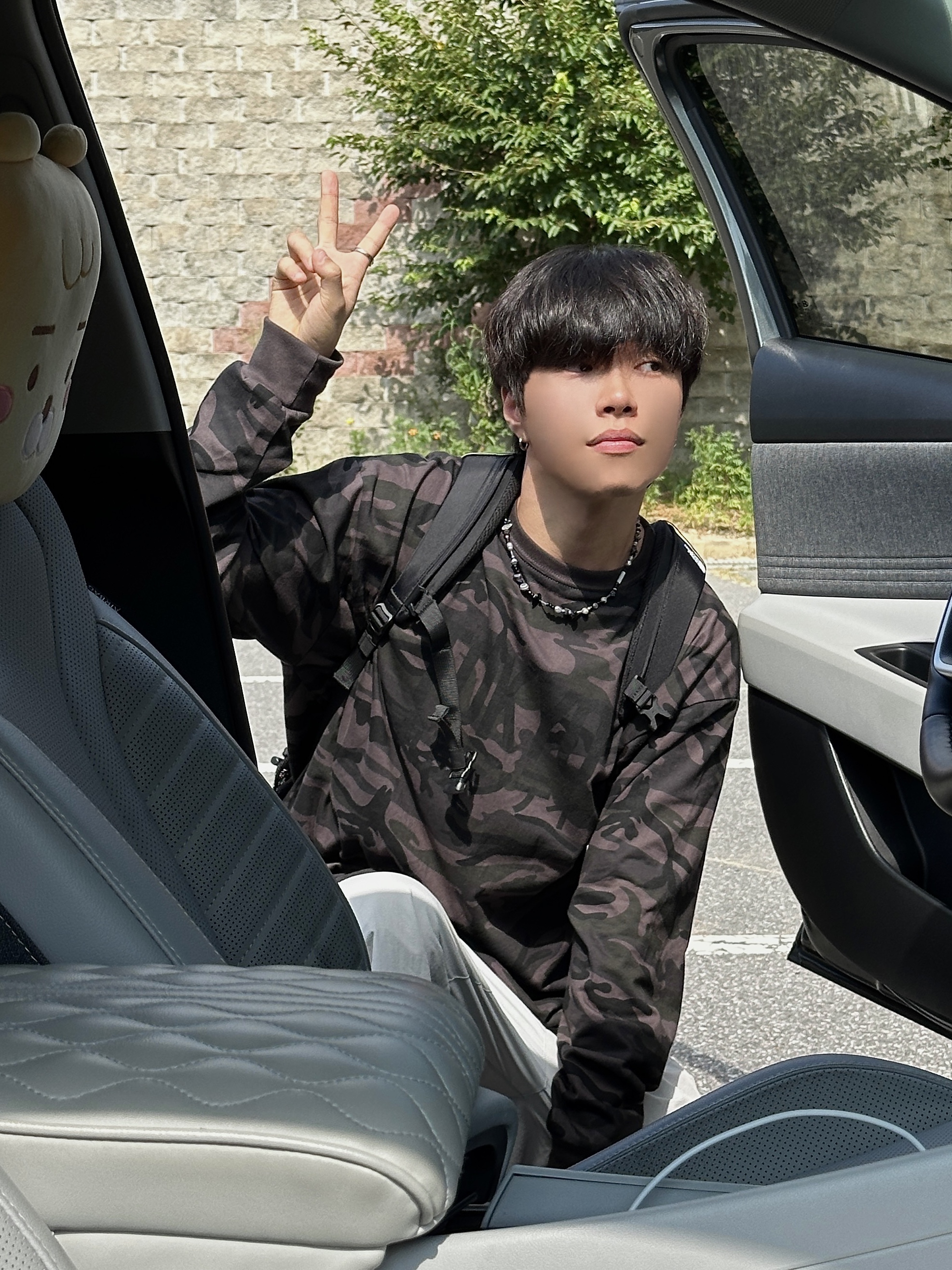 Balenciaga 3XL Sneakers Light Beige 착용 스타일 - 1