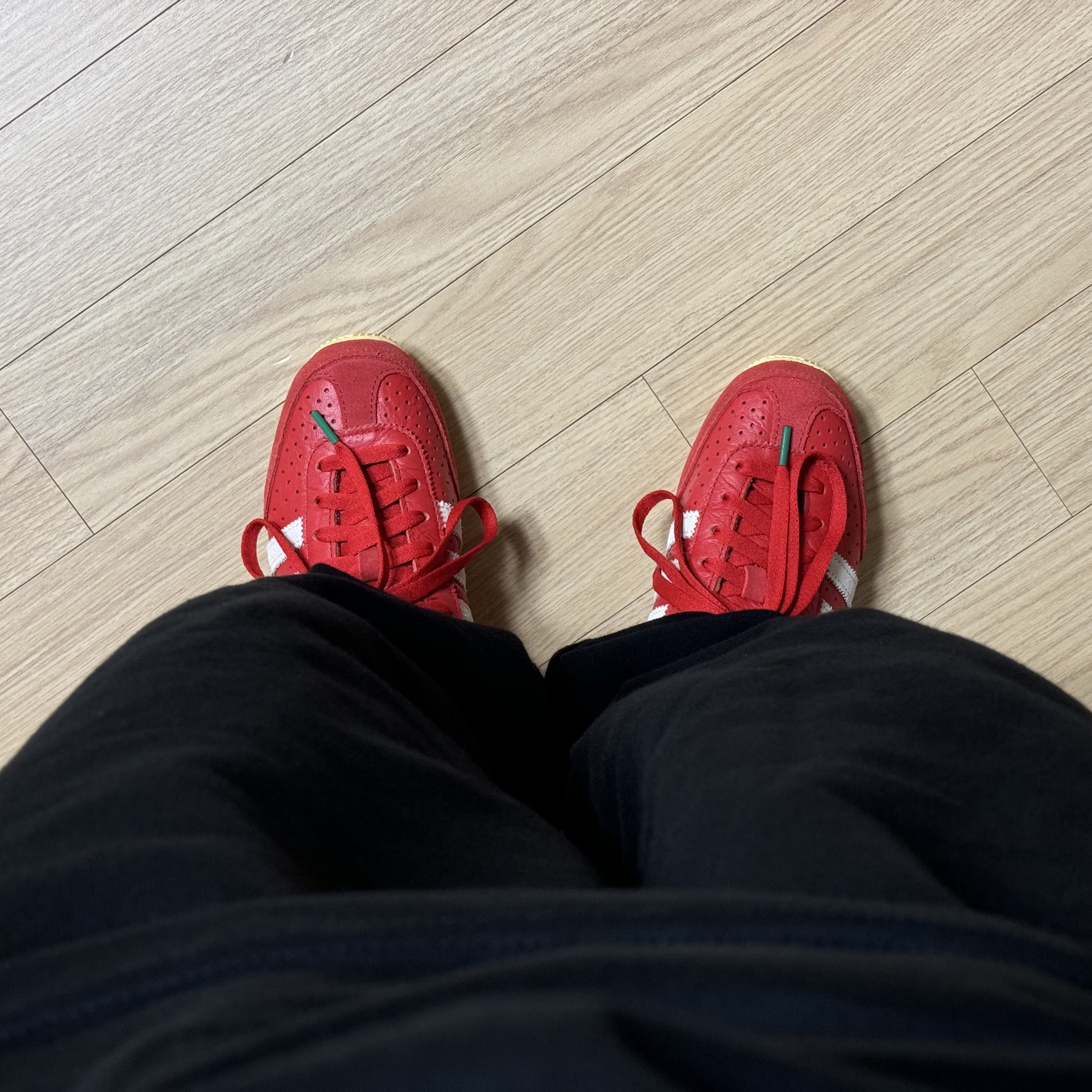 (W) Adidas Japan Shoes Better Scarlet Off White 착용 스타일 - 1