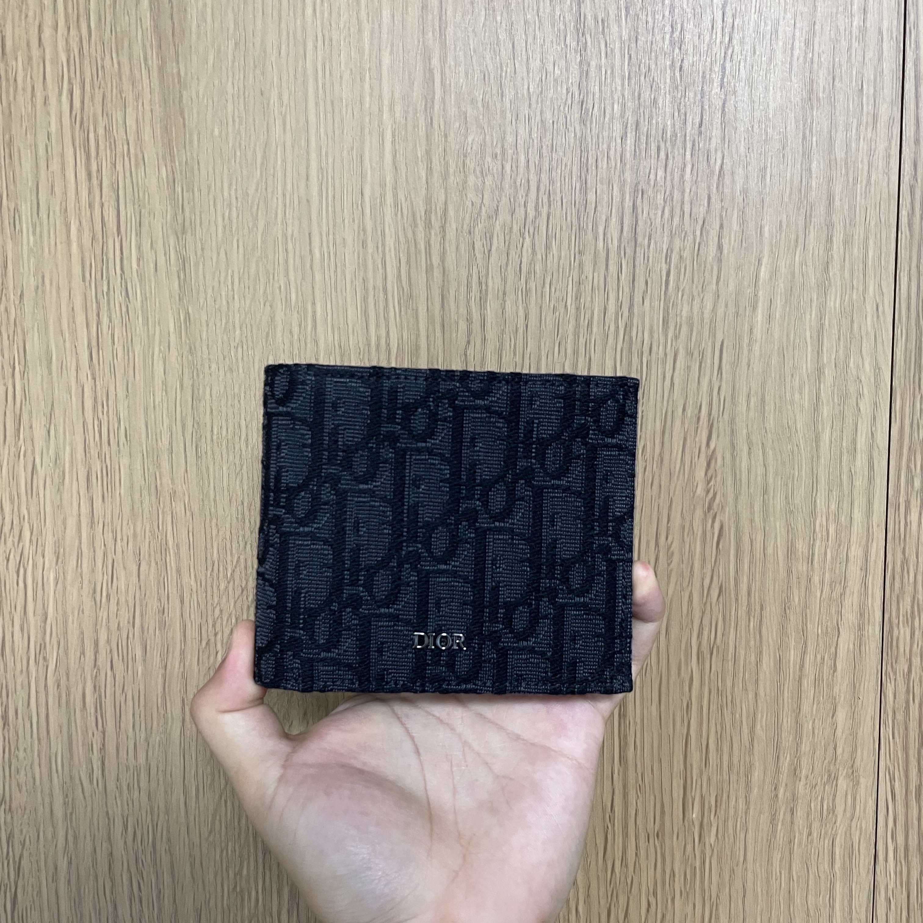 Dior Wallet Black Dior Oblique Jacquard 착용 스타일