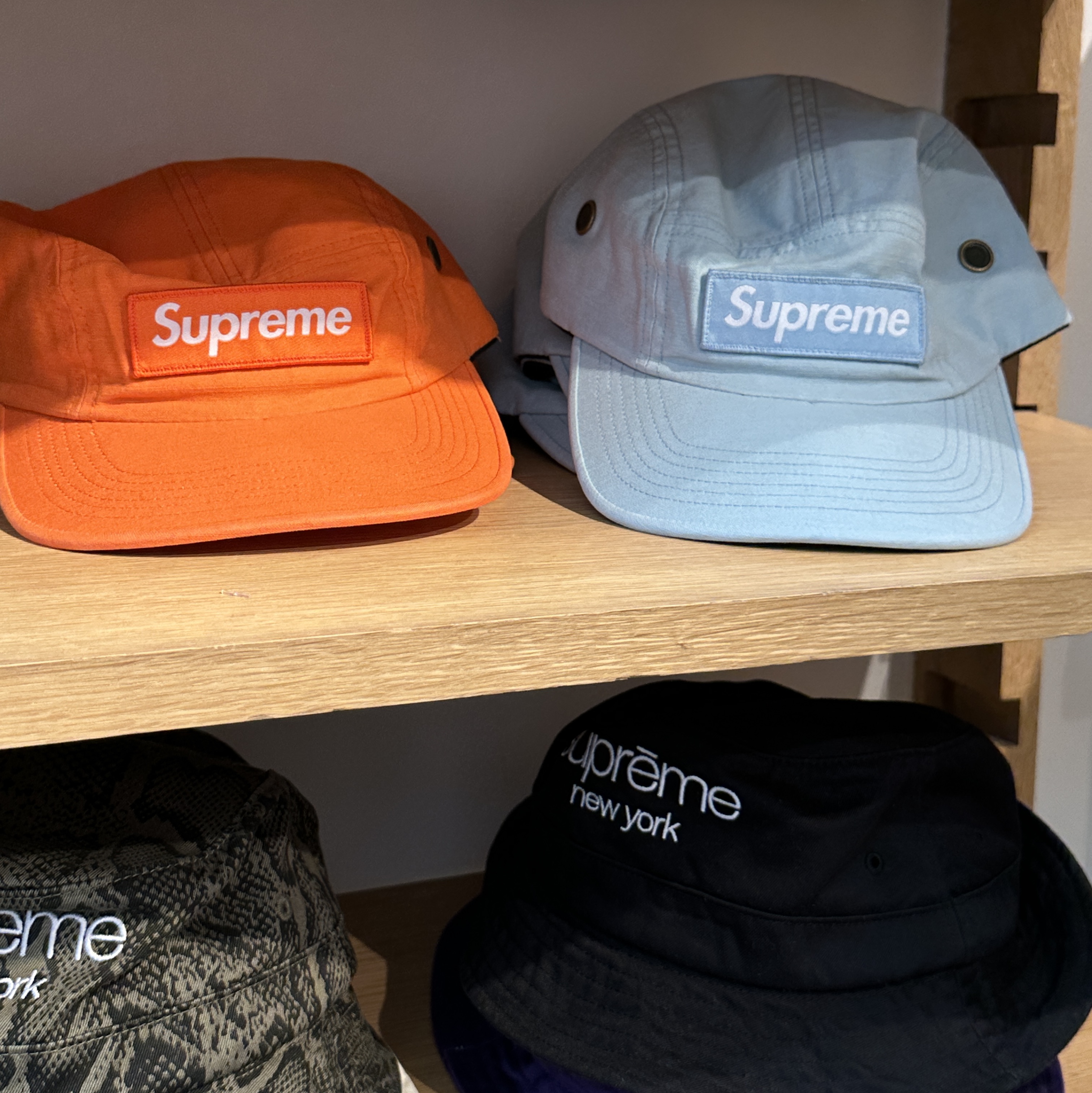 Supreme Military Camp Cap Light Blue - 24SS, Supreme Military Camp Cap Orange - 24SS 착용 스타일